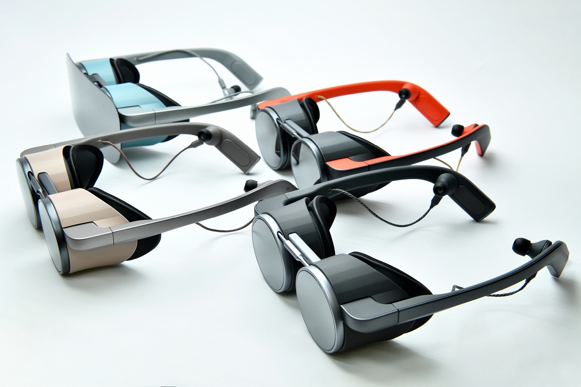 Panasonic_Corporation_of_North_America_VR_Glass_3