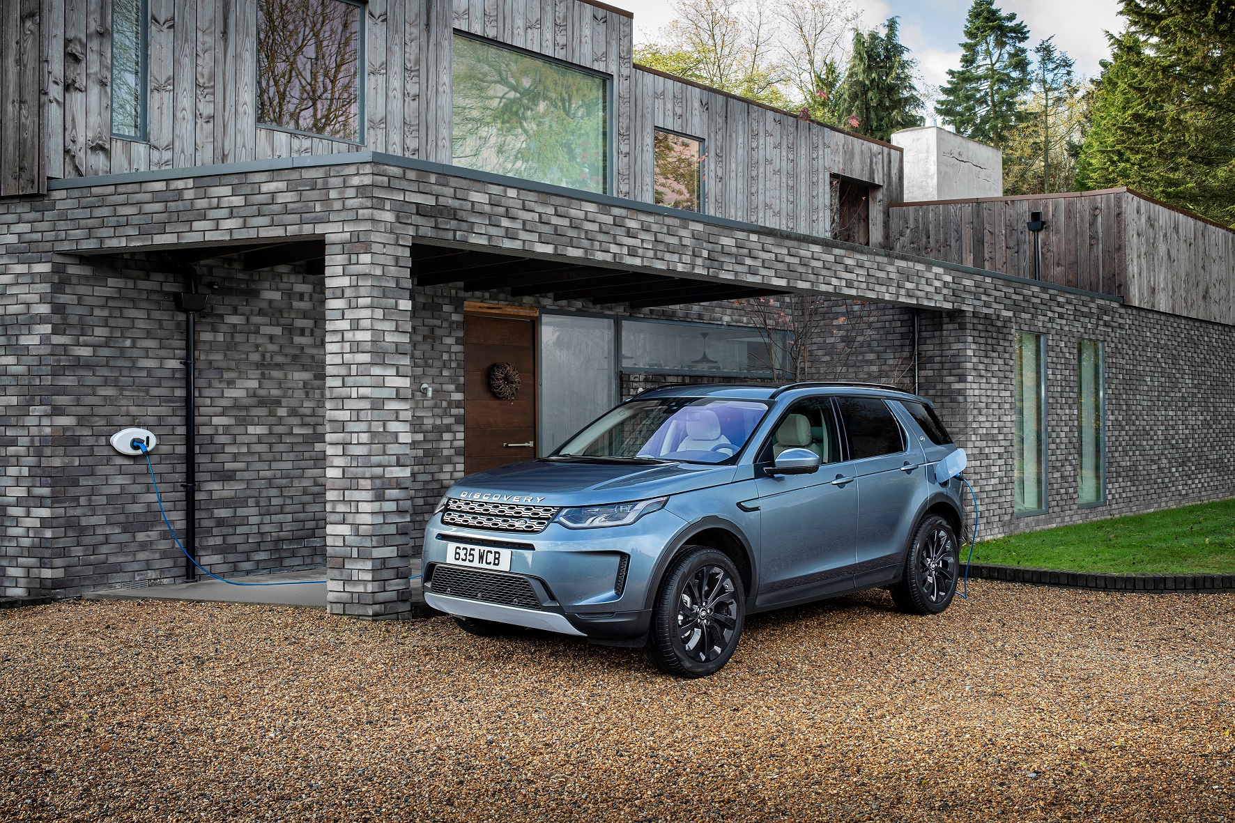 Yeni Discovery Sport Plug-In Hybrid Ön