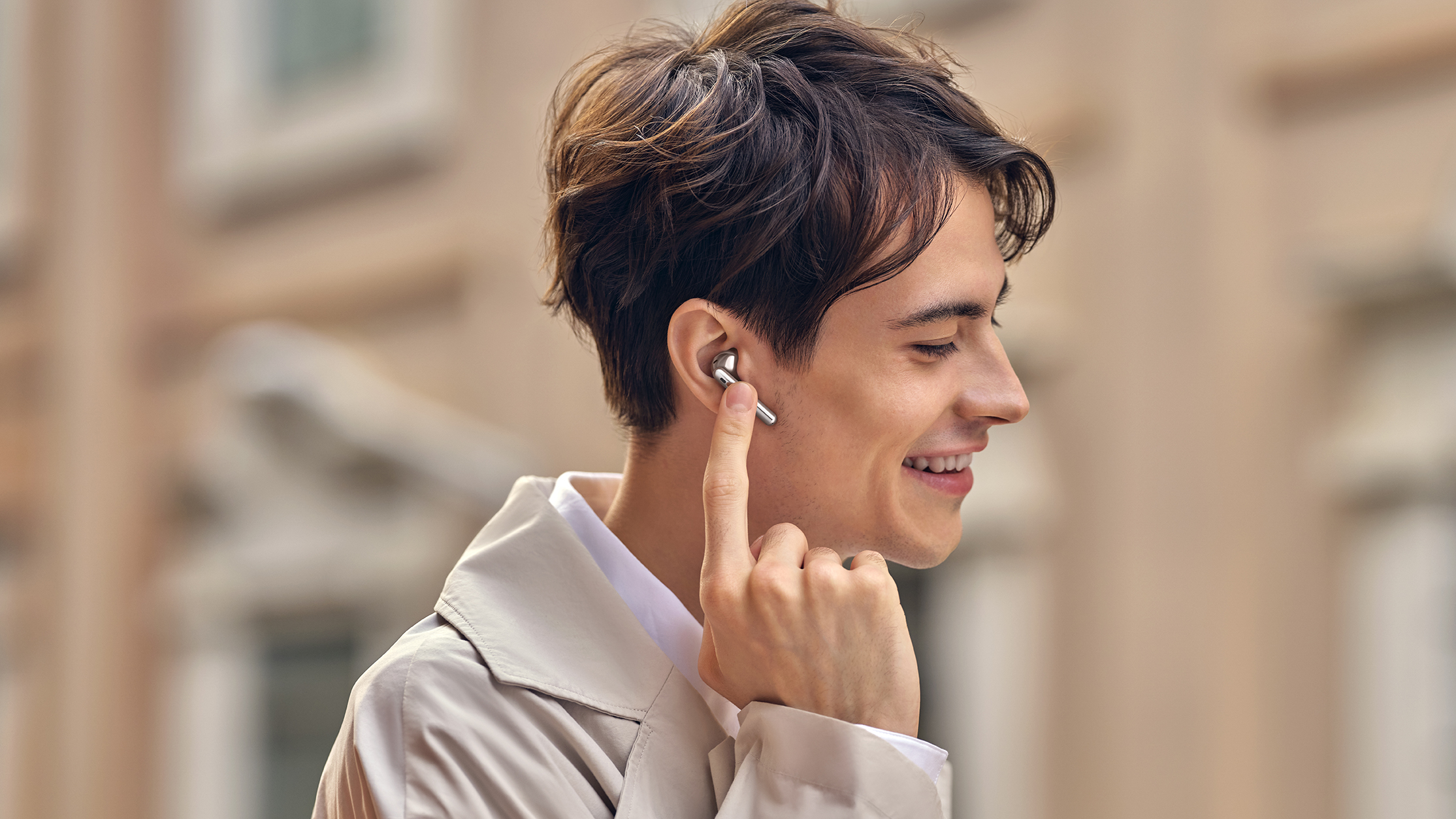 1626251356 Huawei FreeBuds 4 Lifestyle 3