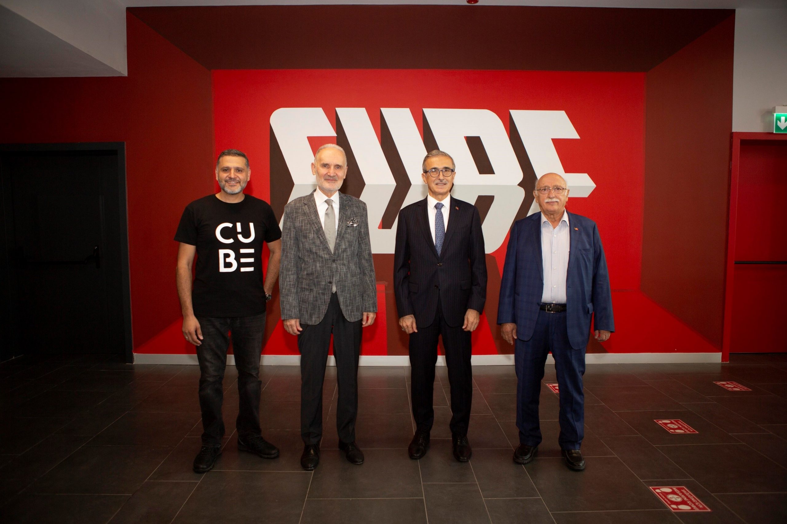 1630570414_Soldan_Sa__a_Teknopark___stanbul_Genel_M__d__r___Bilal_Top__u___to_Ba__kan_____ekib_Avdagi____SSB_Ba__kan_____smail_Demir__Teknopark___stanbul_YKB_Prof._Dr._Metin_yYrebakan