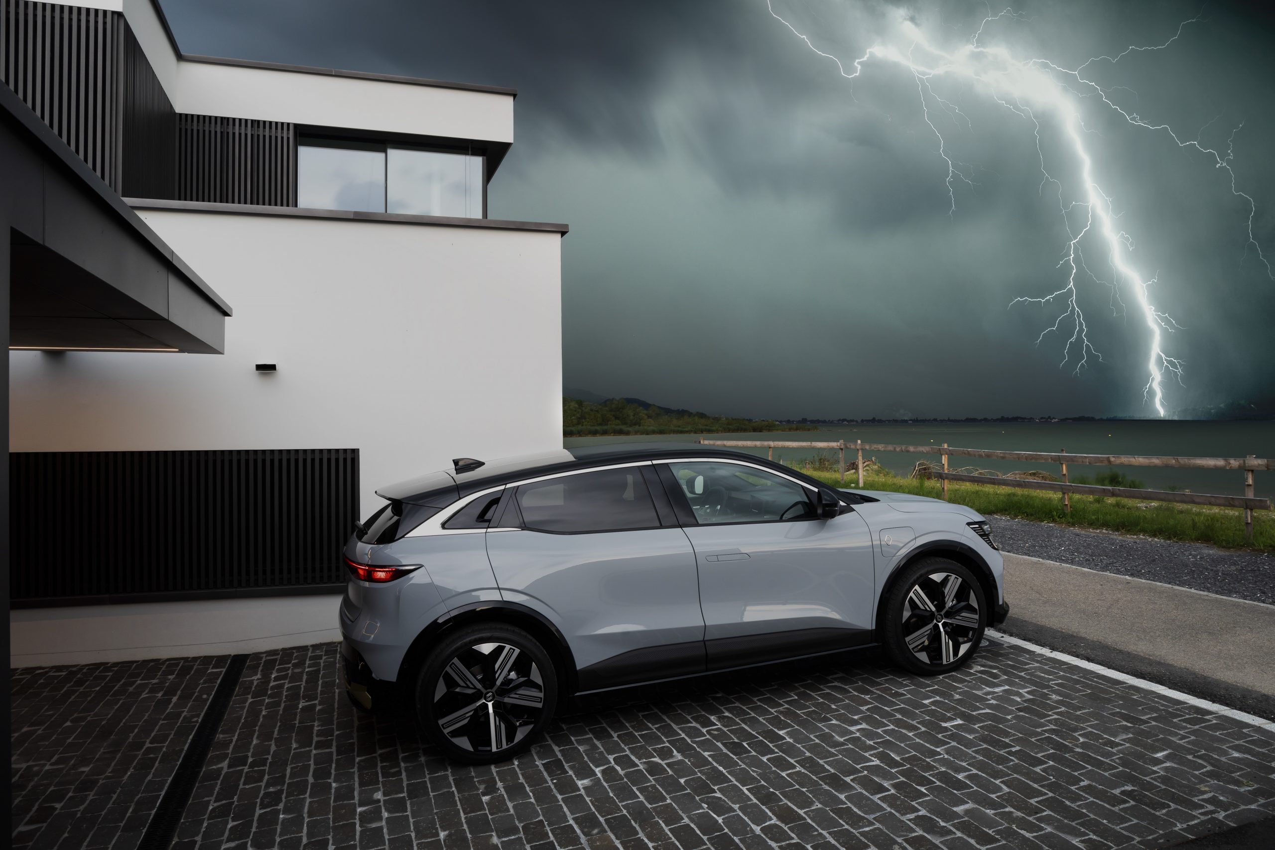 1630914022 1 2021 New Renault M gane E TECH Electric Nature scaled