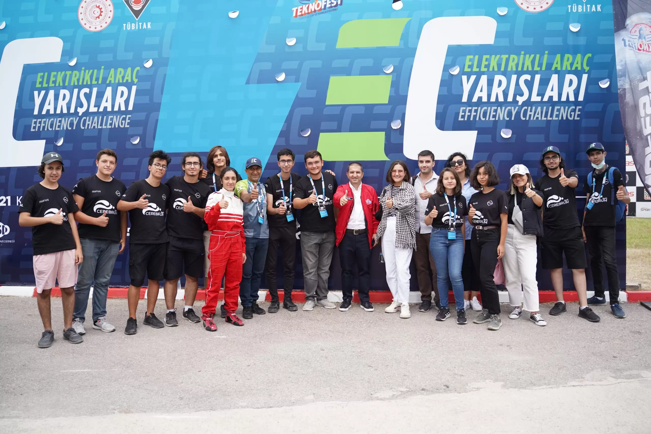 LİSELİ GENÇLER TEKNOFEST’İN ELEKTRİKLİ ARAÇ YARIŞLARINDA YARIŞTI!