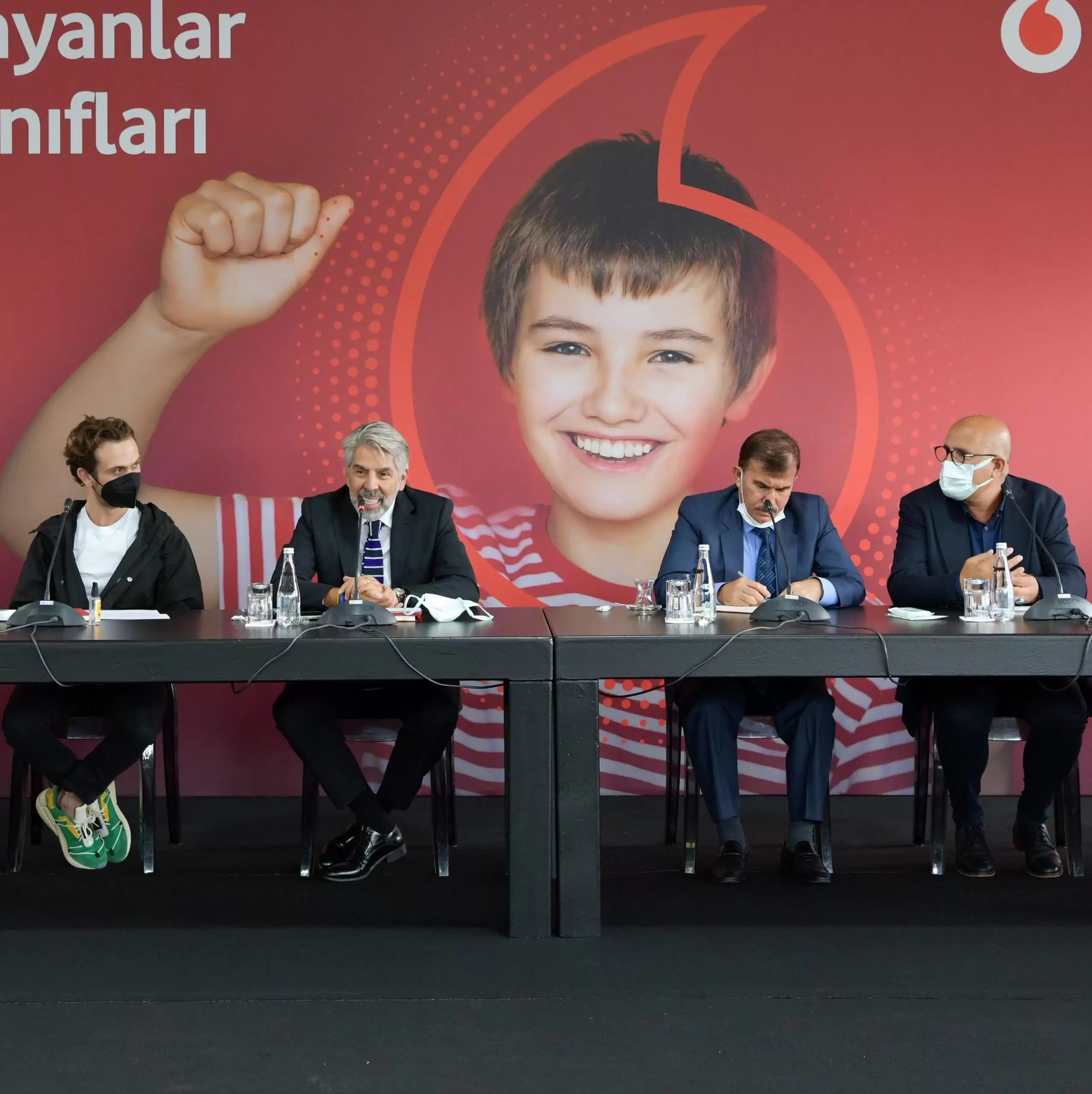 VODAFONE VAKFI, 6 BİN ÇOCUĞA ULAŞACAK!