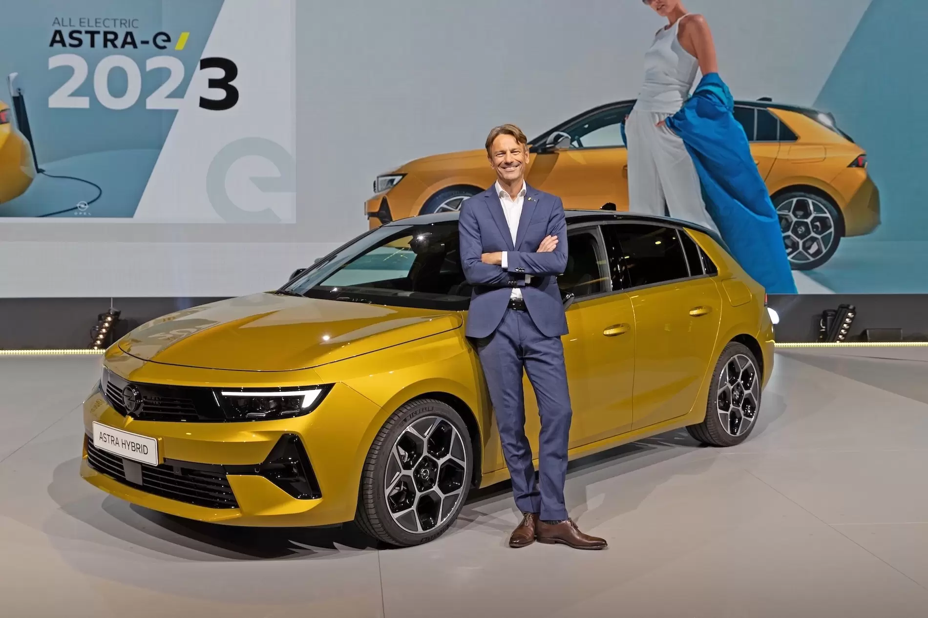 Yeni Opel Astra Uwe Hochgeschurtz