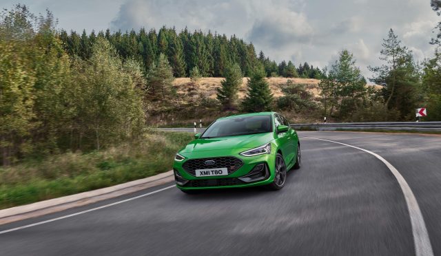 1634209825_2021_FORD_FOCUS_ST_OUTDOOR_01