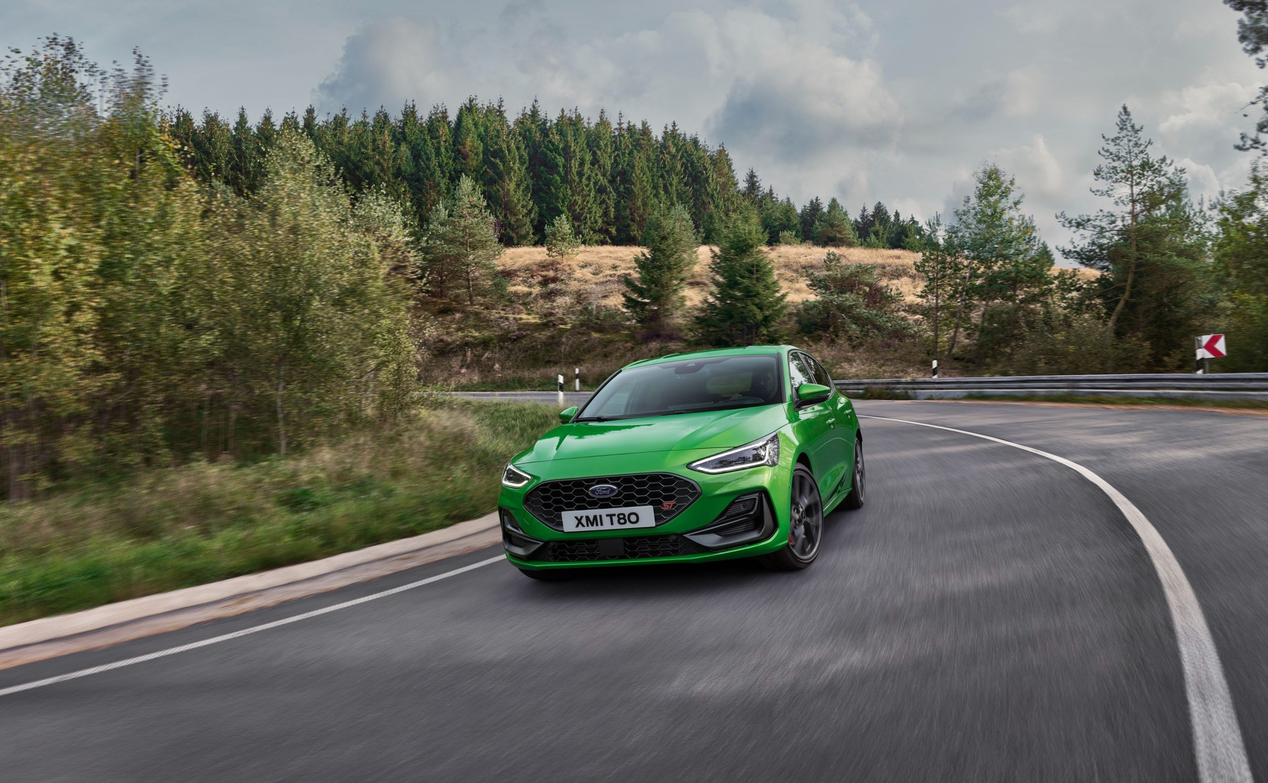 1634209825_2021_FORD_FOCUS_ST_OUTDOOR_01