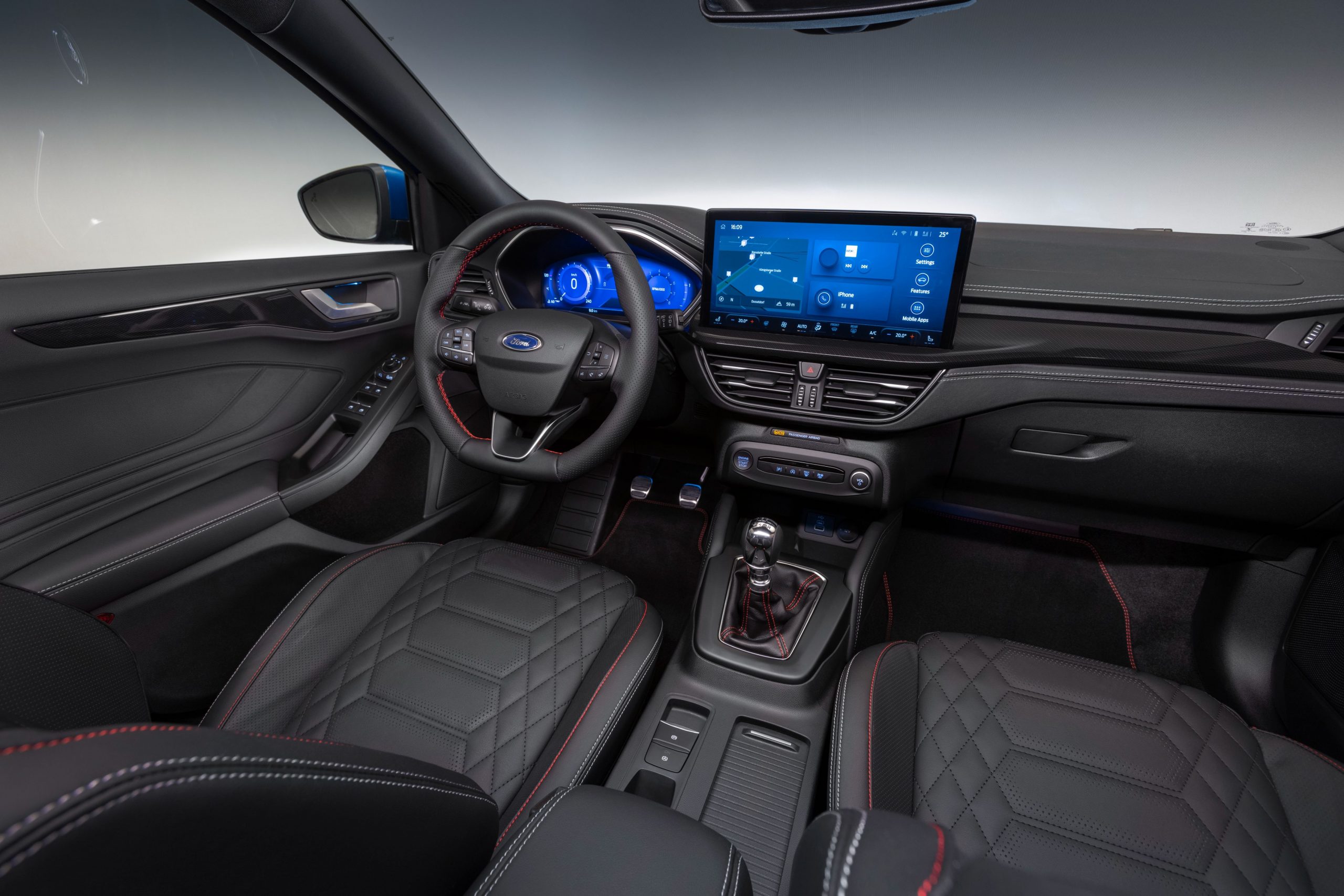 1634209853 2021 FORD FOCUS ST LINE INTERIOR 04 scaled