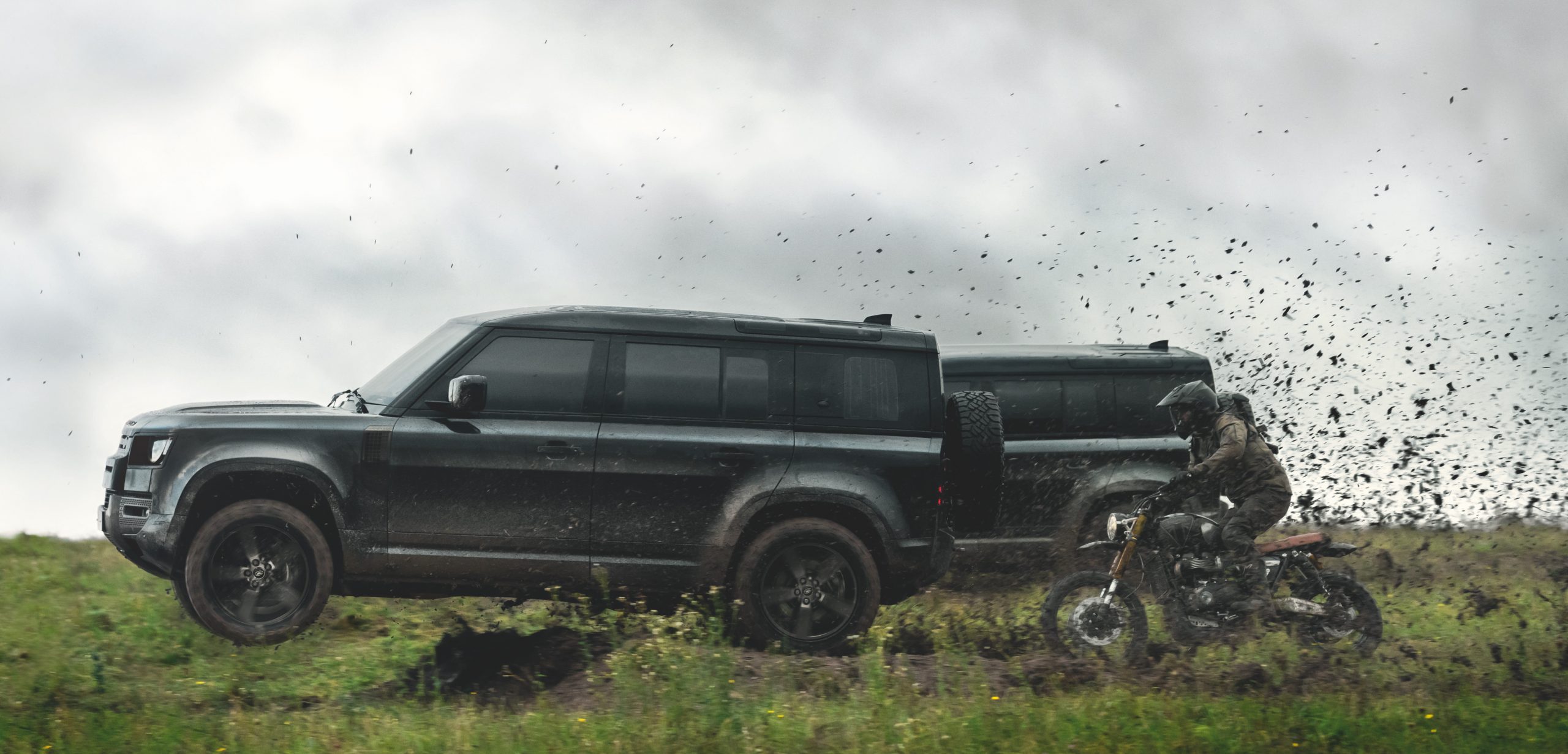Yeni Land Rover Defender’a James Bond Dokunuşu