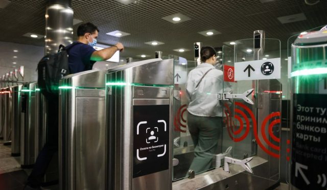 moskova-metrosunda-yuz-tanima-ile-odeme-sistemi-basladi