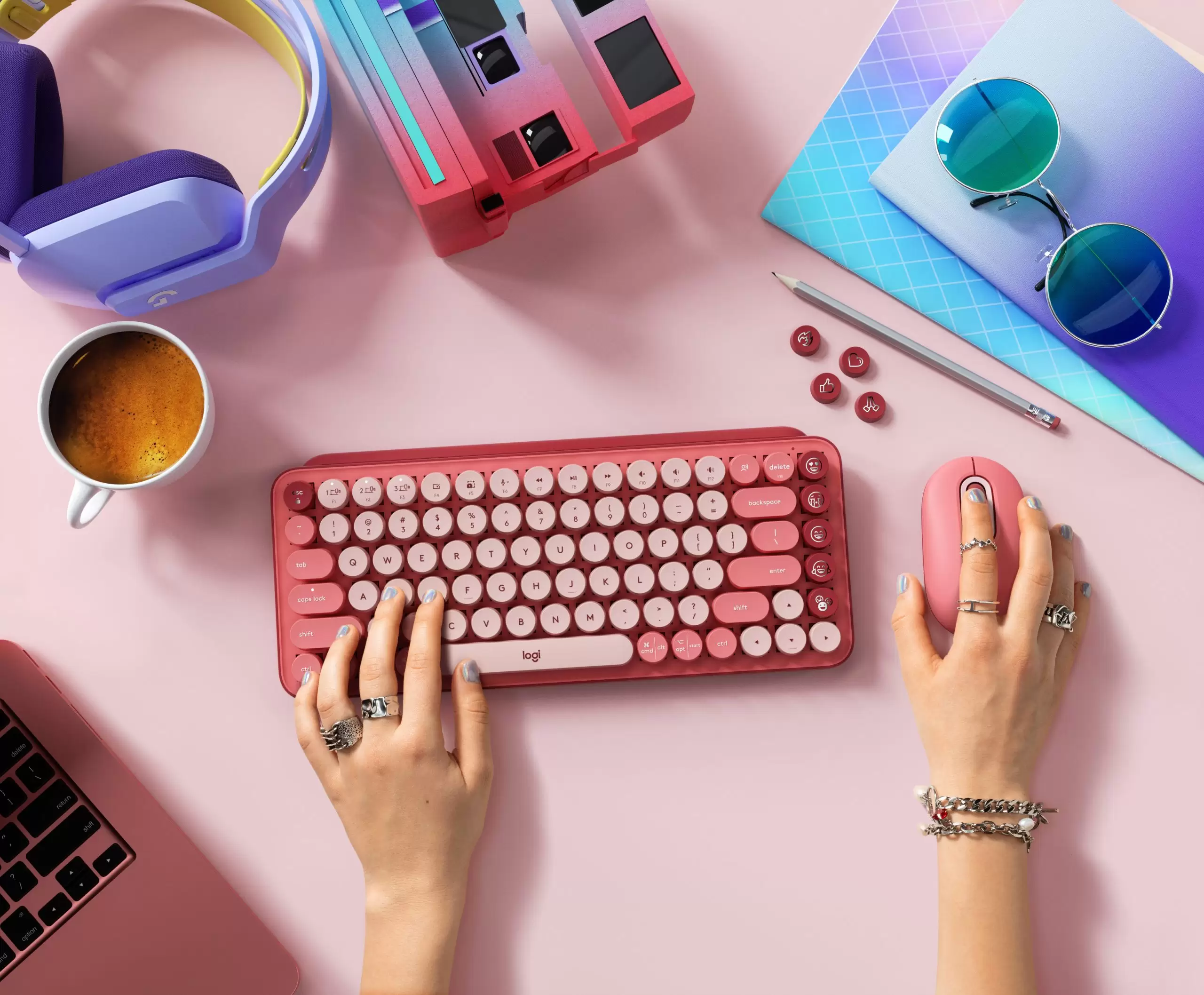 Logitech Modern Teknolojiyi Retro Tasarımla Buluşturdu