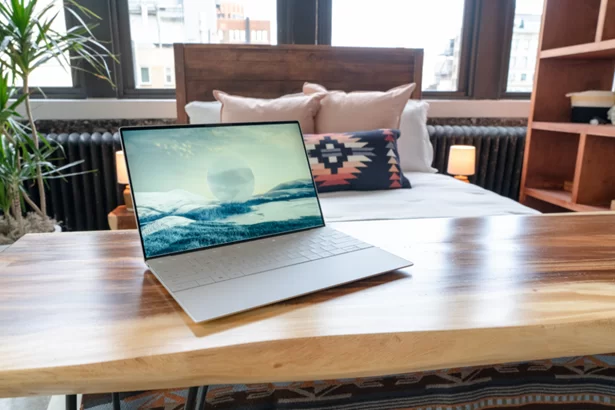 XPS 13 Plus ve yeni UltraSharp monitörle tanışın