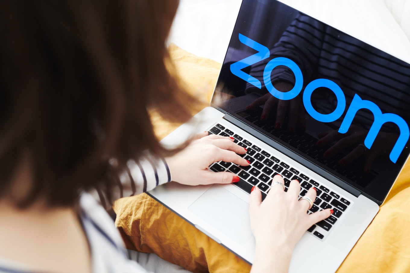 Zoom, Liminal’in video prodüksiyon varlıklarını satın alıyor