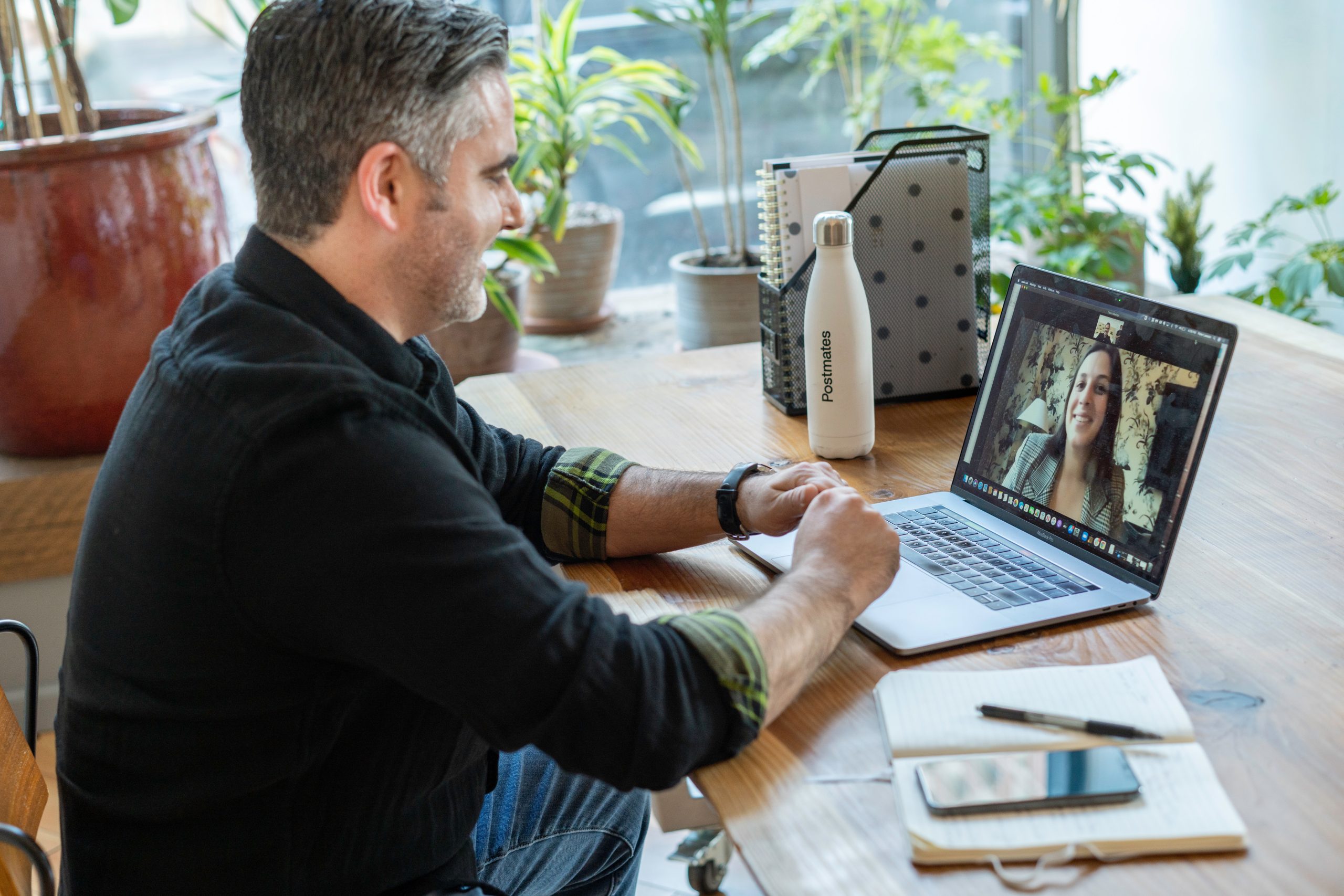 1645104256 linkedin sales solutions Be5aVKFv9ho unsplash scaled