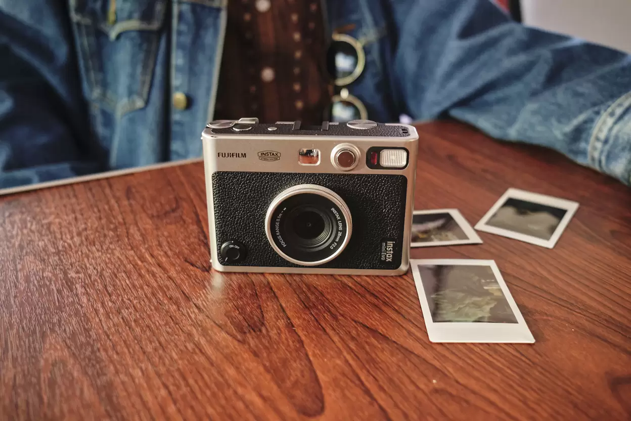 Fujifilm’in 100 Farklı Çekim Efektli Yeni Fotoğraf Makinesi: instax Mini Evo