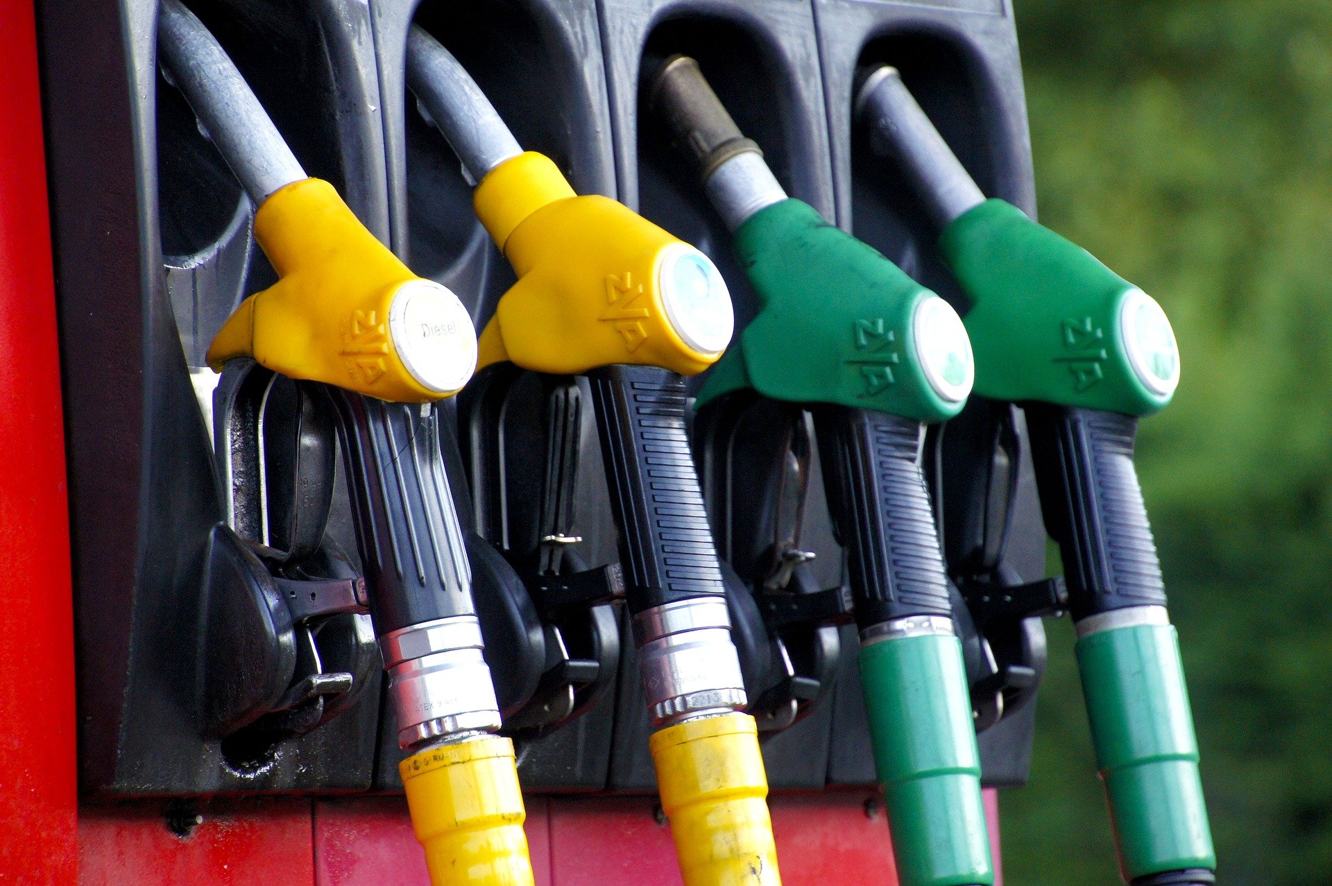 fuel-gb08b78d54_1920