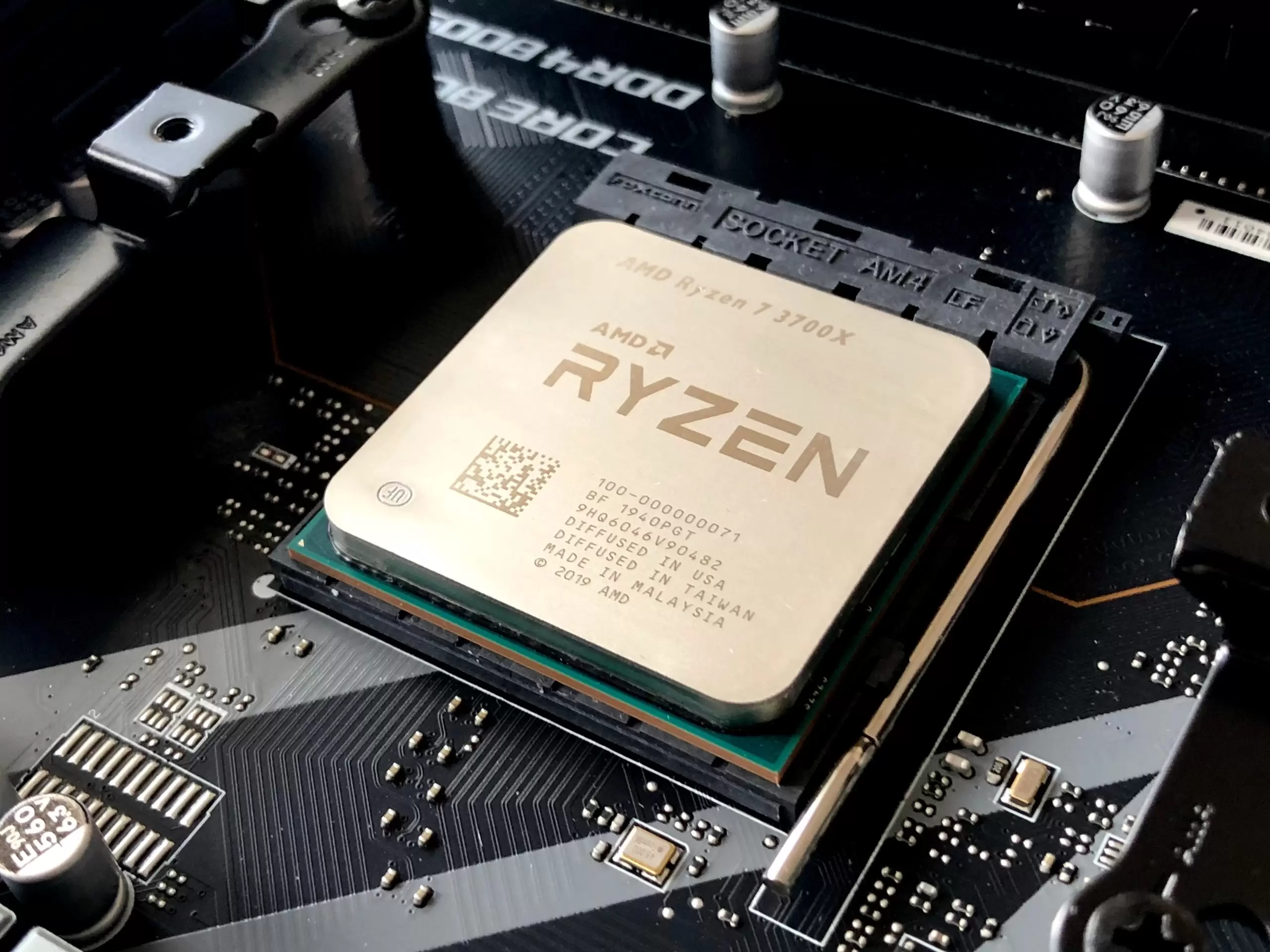 AMD Ryzen 7 5800X3D Çıktı! Yeni Ryzen masaüstü işlemcileri duyuruldu