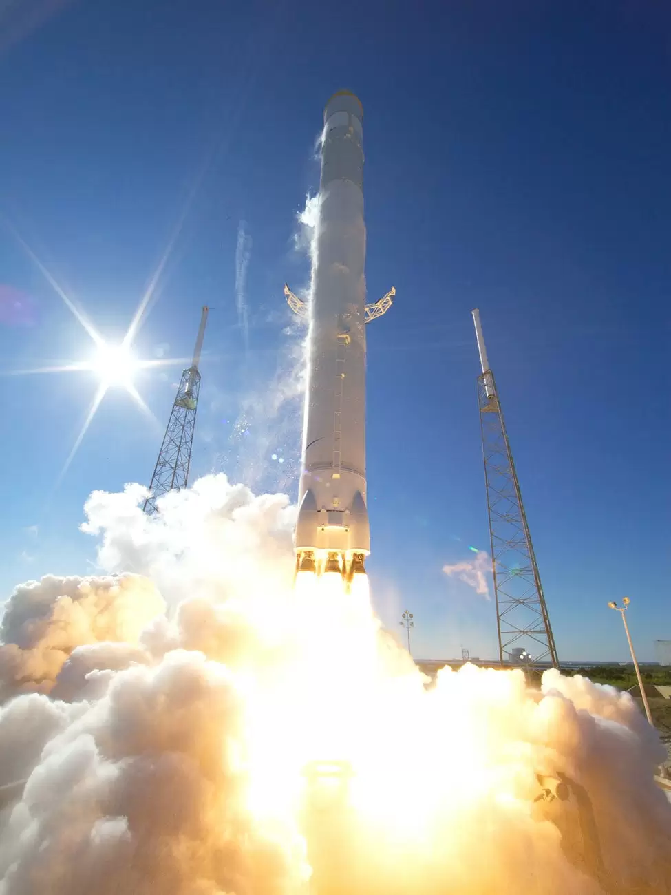 NASA, SpaceX'in Yıldız Gemisi ile birlikte ikinci Ay'a iniş aracı geliştirme planlarını duyurdu.