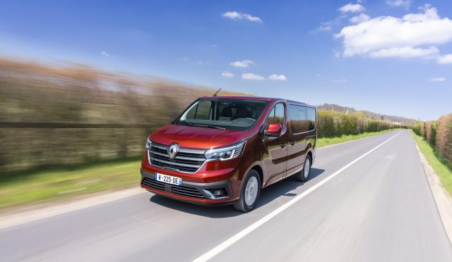 RENAULT TRAFIC (J82)