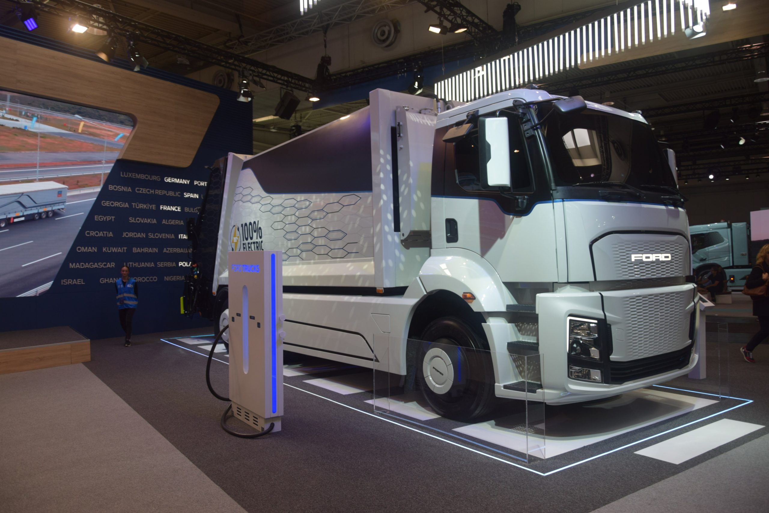 Ford Otosan, %100 elektrikli kamyonunu Hannover’de tanıttı