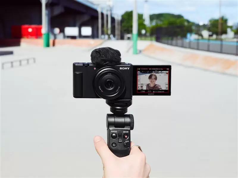 Sony, ZV-1F ile Vlogging ürün grubunu genişletiyor