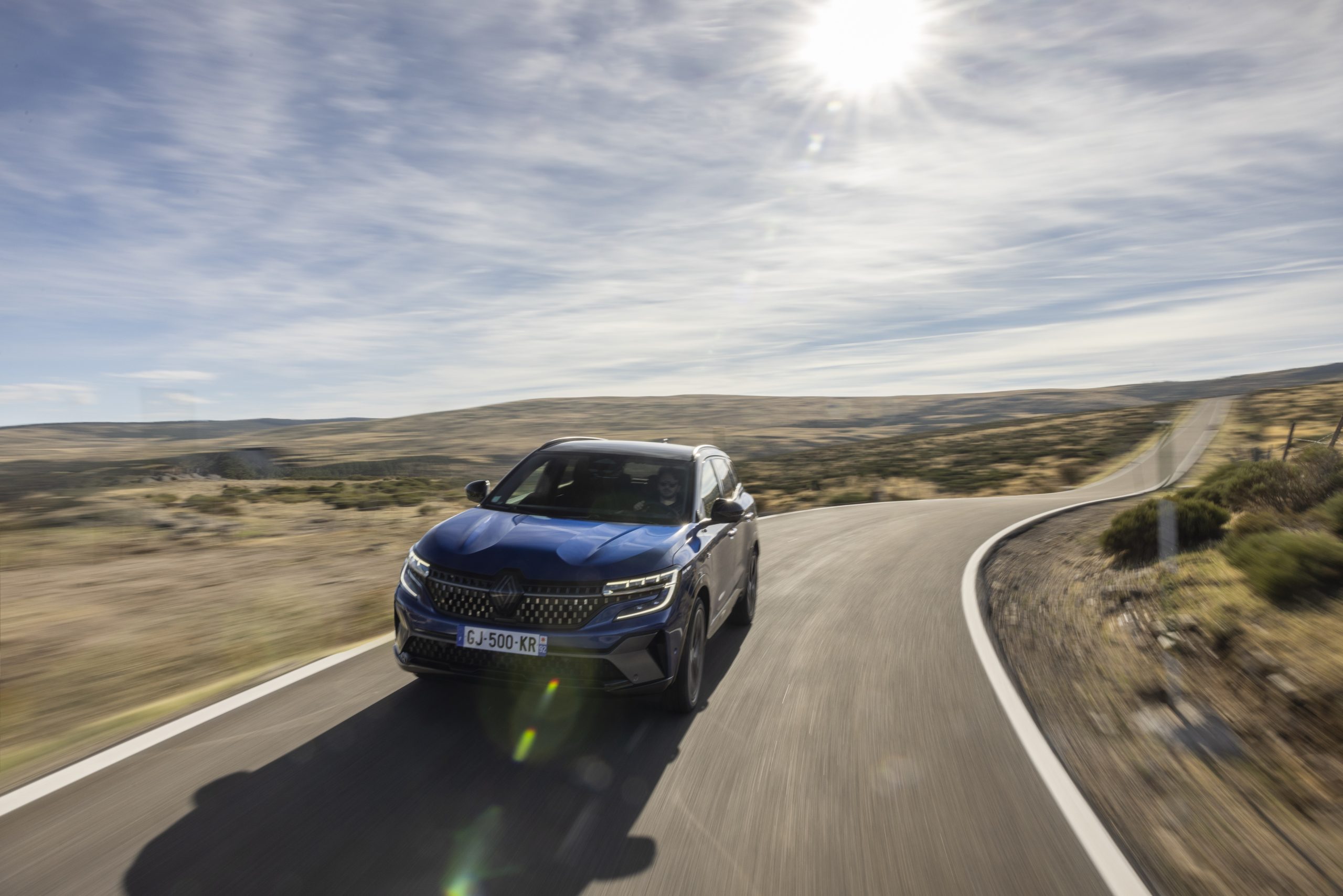 1665998128 The All New Renault Austral Esprit Alpine E TECH Hybrid Iron Blue scaled