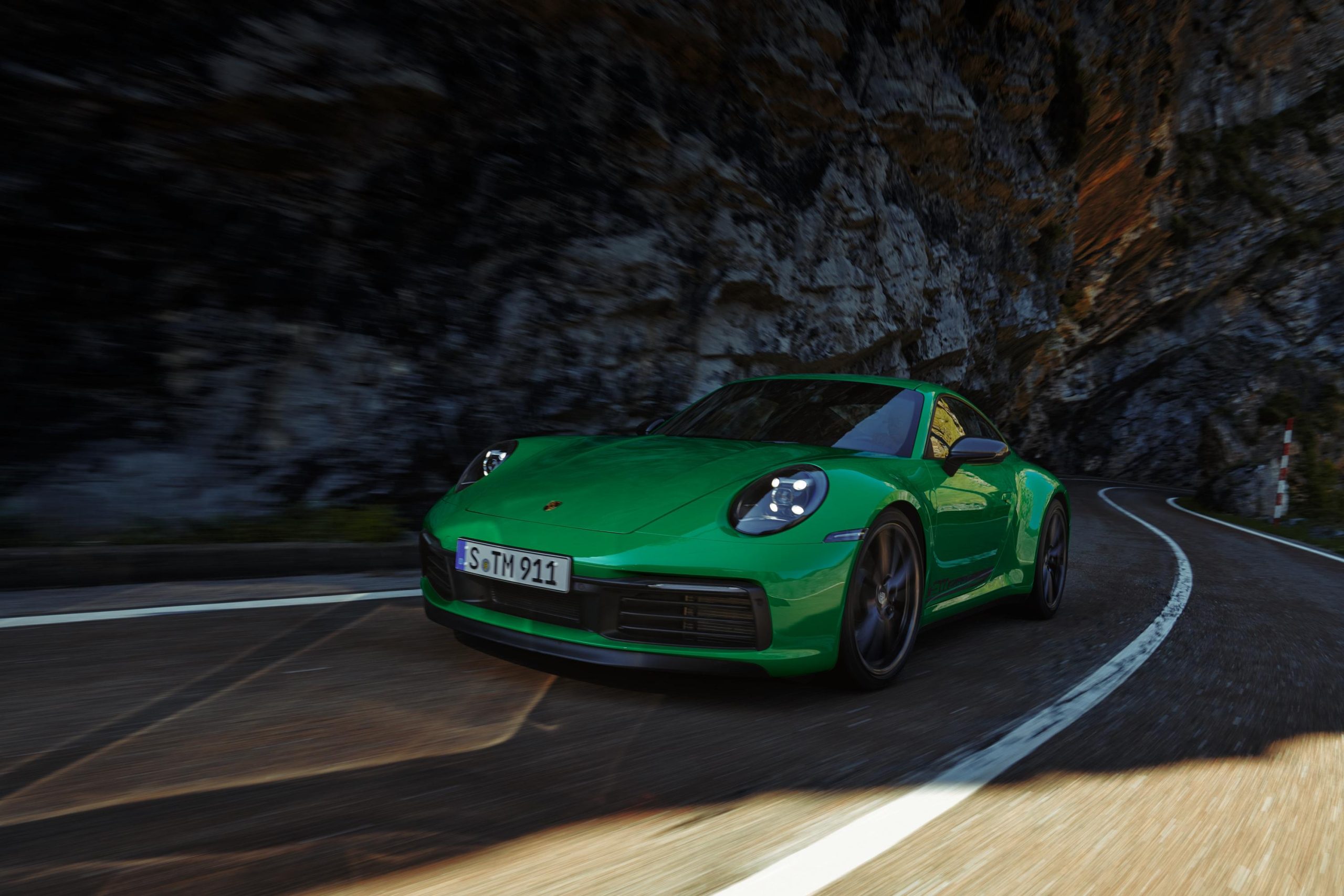 911 Carrera T yeşil renk