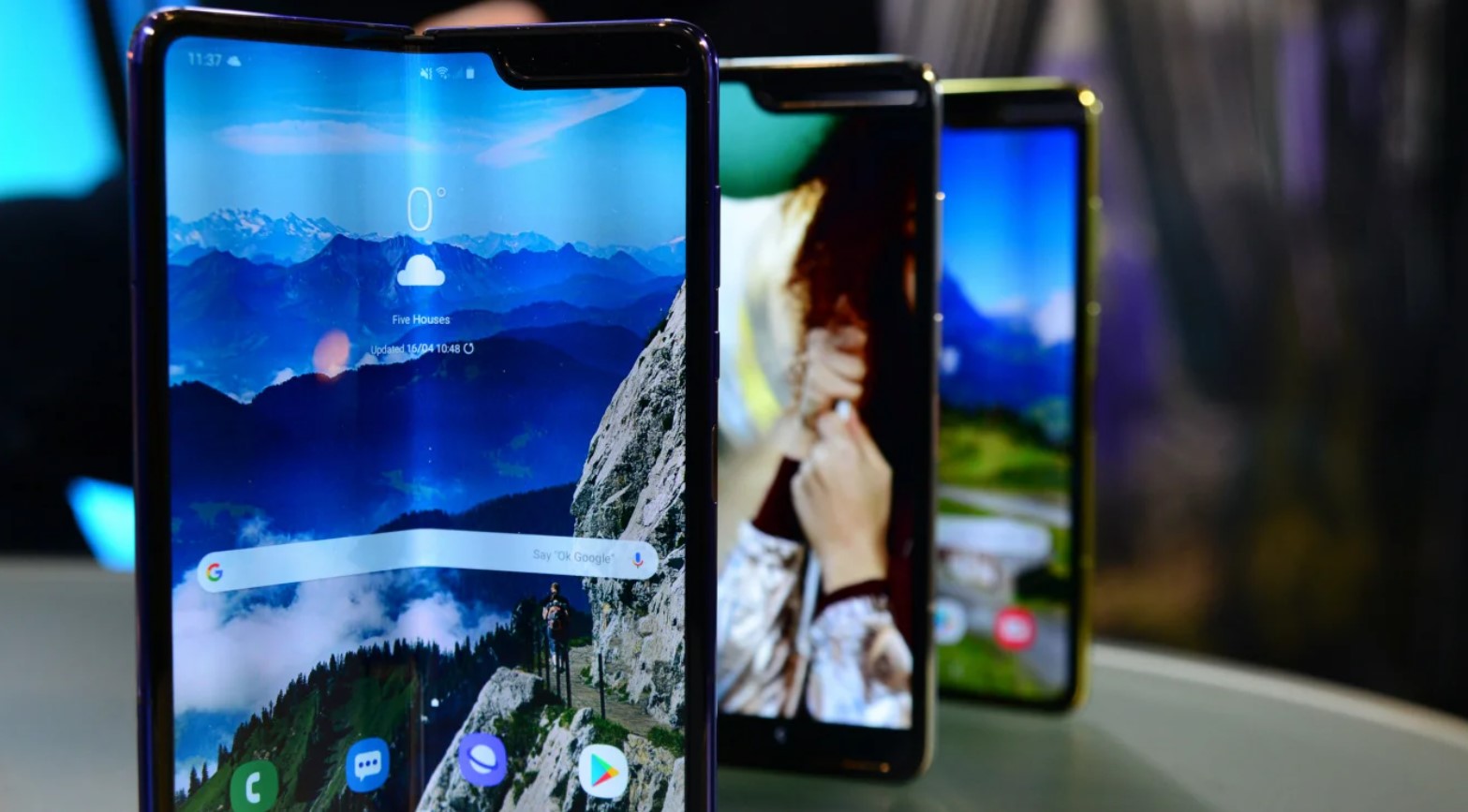Samsung, ilk Galaxy Fold modeli için Android güncellemelerini sonlandırıyor