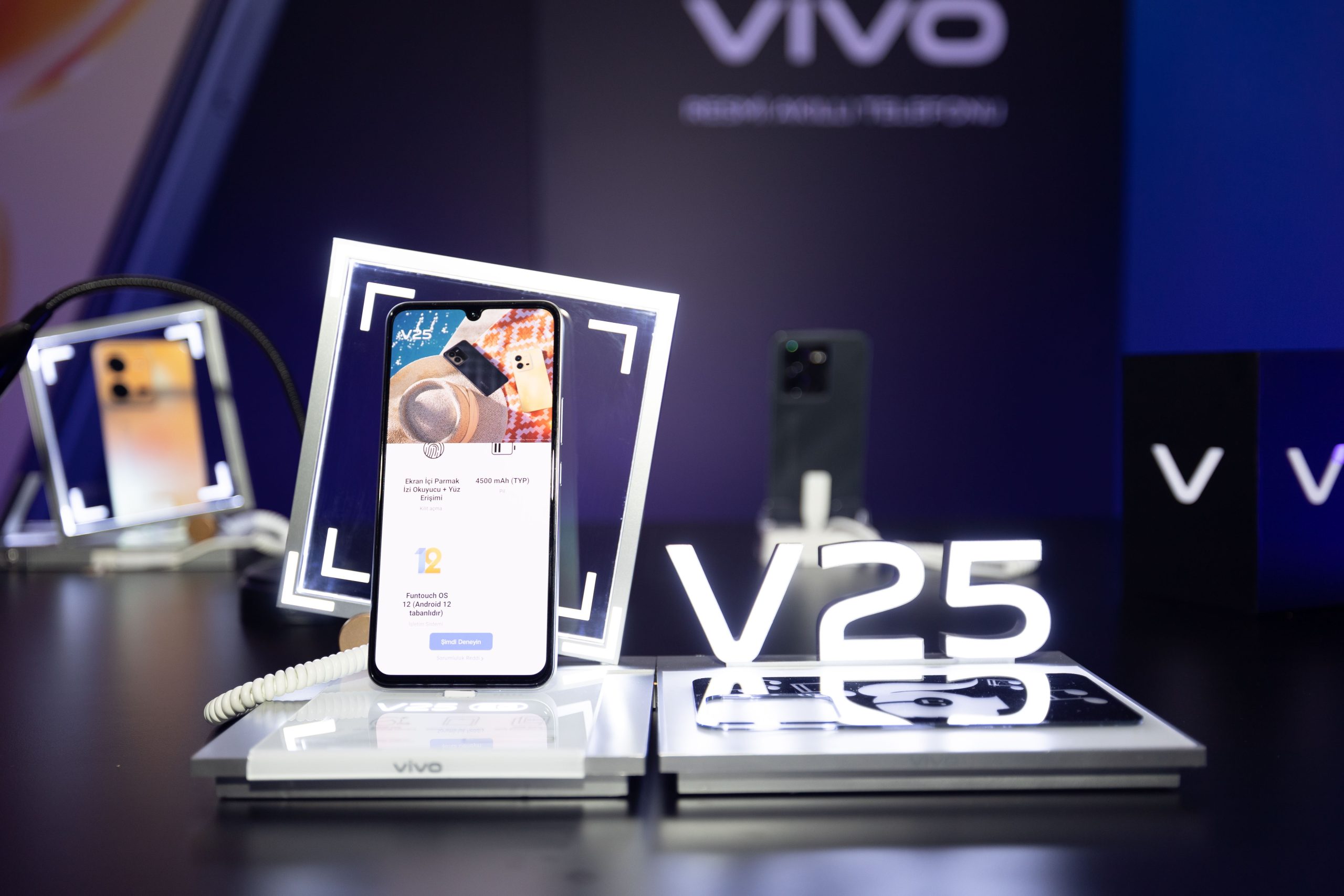 Yeni Vivo V25 5G modeli tanıtıldı