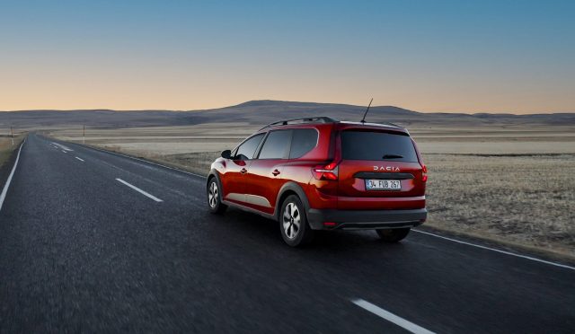 1669019375_Dacia_Jogger__5_