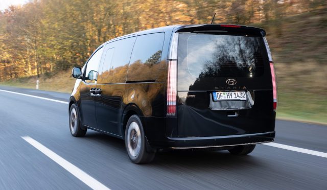 1669990291_Hyundai_STARIA___5_