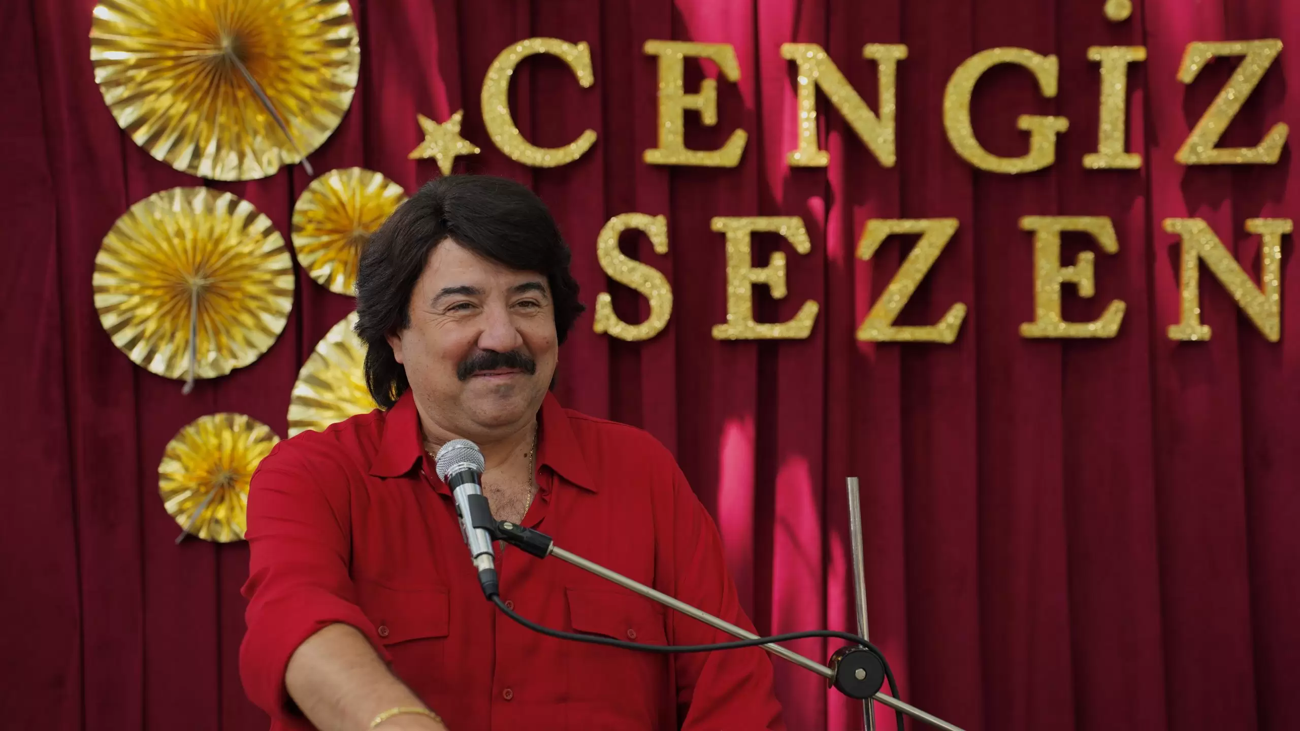 Ata Demirer’in yeni filmi ‘Bursa Bülbülü’nden ilk kareler yayınlandı