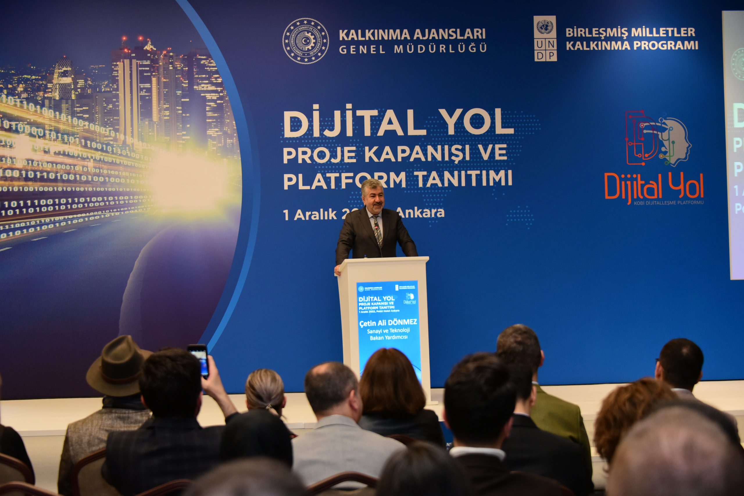 Dijital Yol Projesi Kapanış ve Dijital Yol Platformu tanıtım toplantısına katılan Sanayi ve Teknoloji Bakan Yardımcısı Çetin Ali Dönmez
