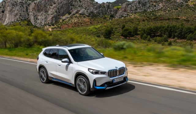 Yeni_BMW_iX1___4_