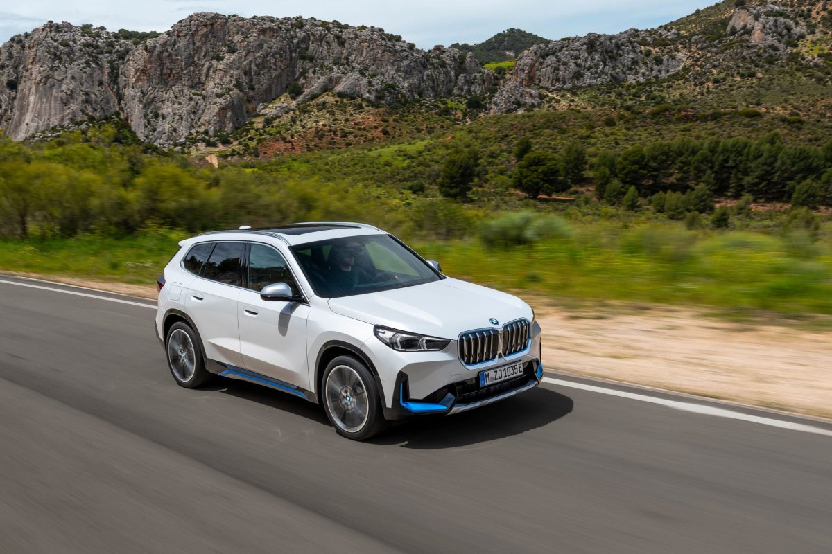 Yeni_BMW_iX1___4_