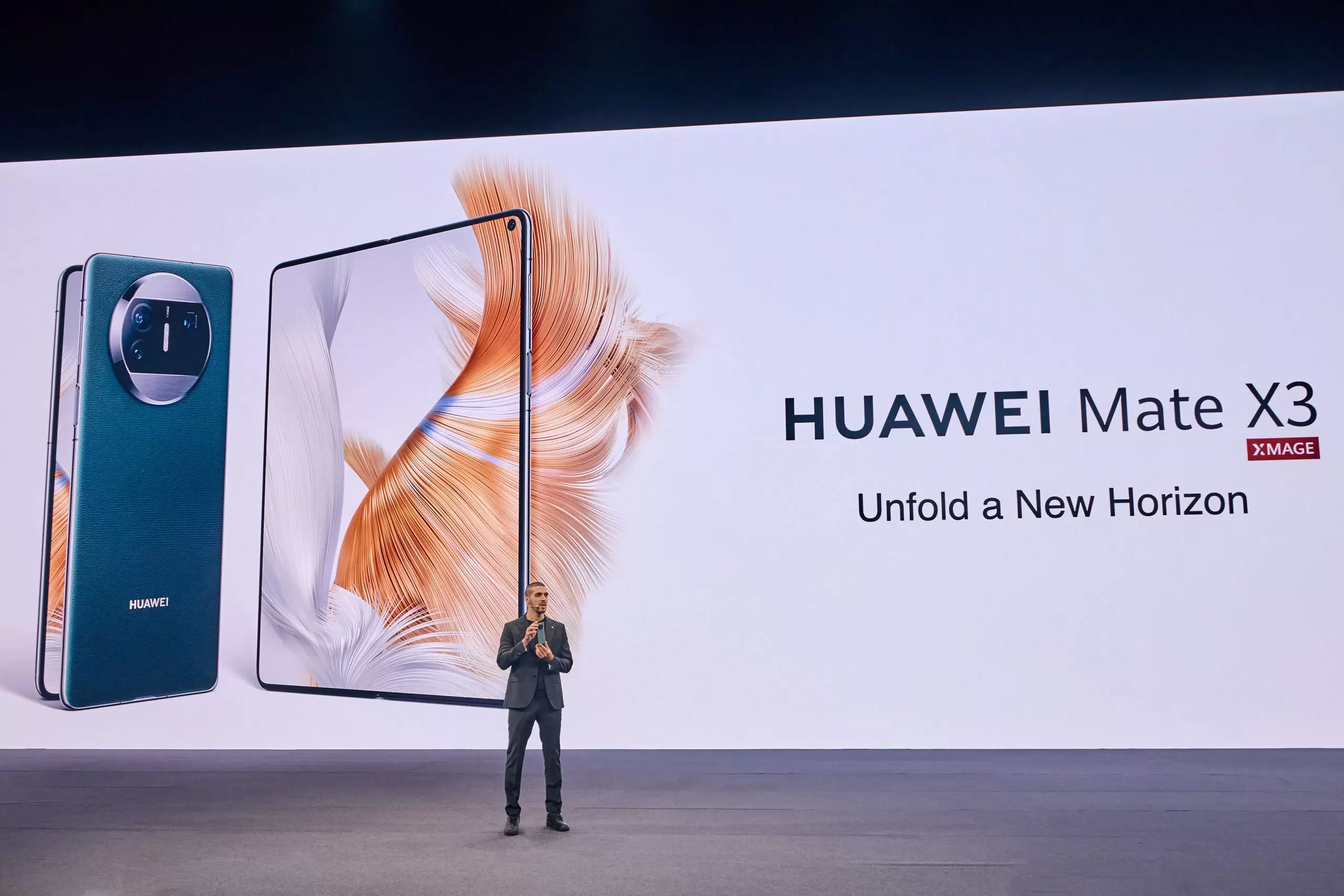 Huawei, Yeni Amiral Gemisi Ürünlerini Tanıttı