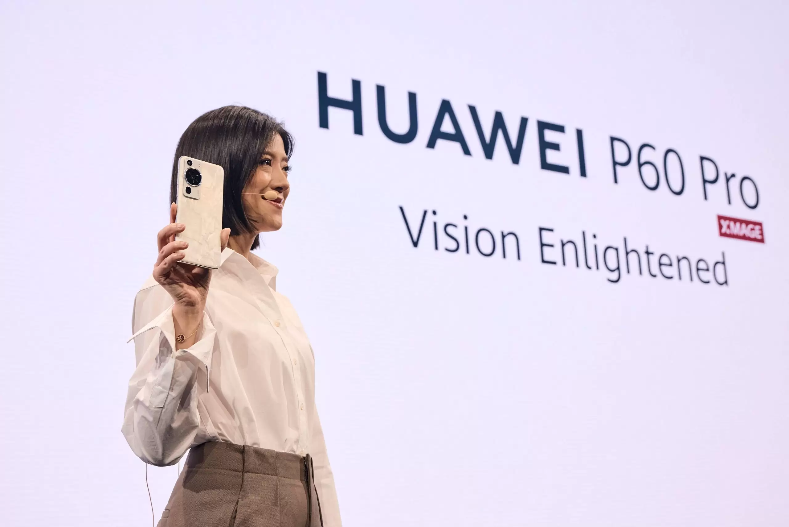 Huawei, Yeni Amiral Gemisi Ürünlerini Tanıttı