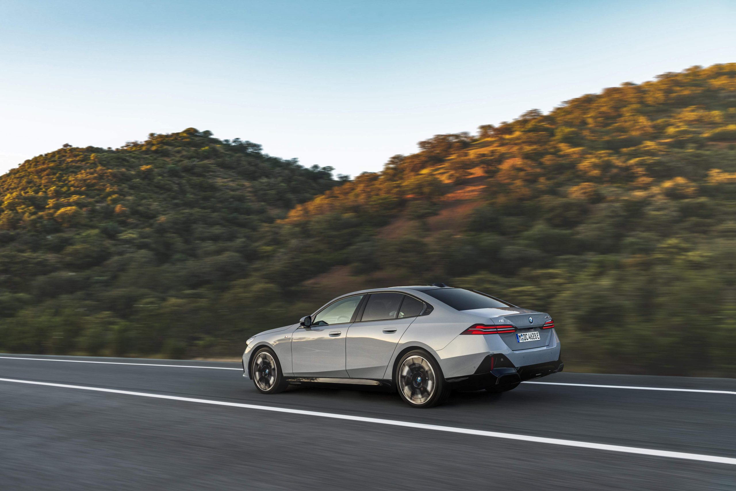 1685001152 Yeni BMW 5 Serisi 3 scaled