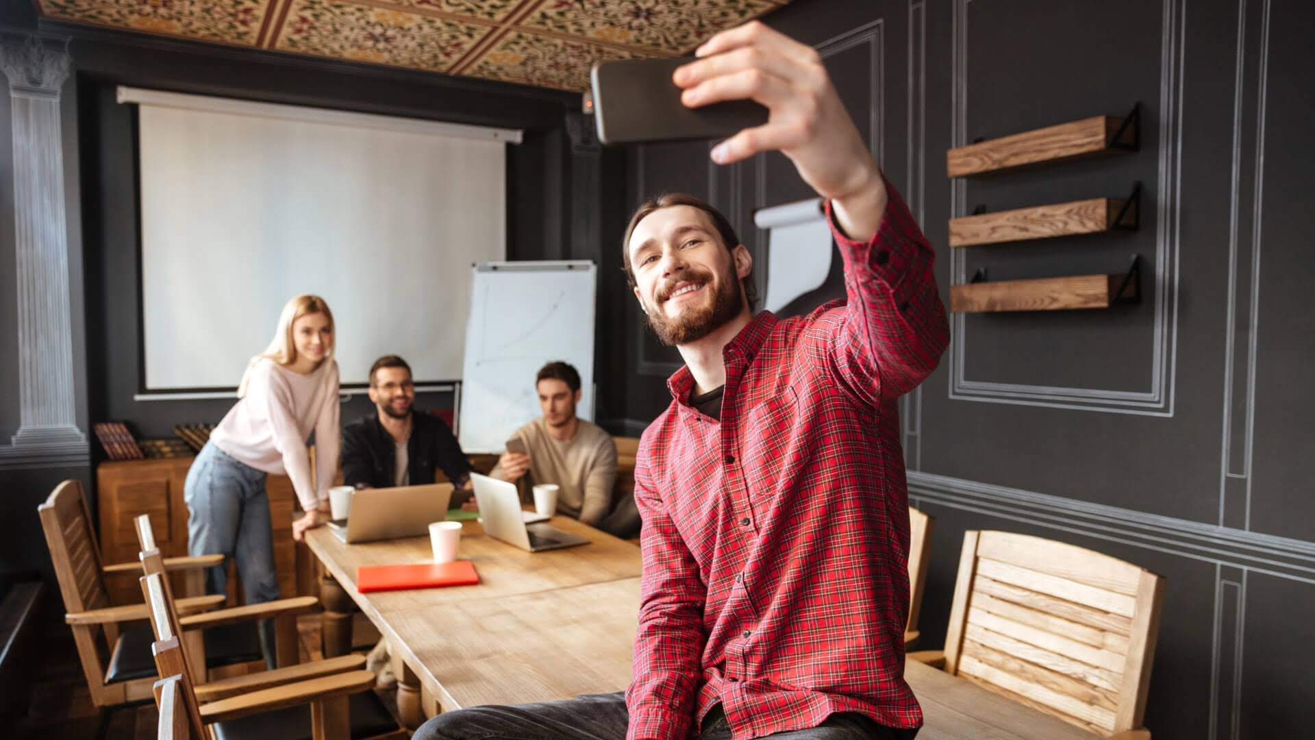 1688625082_social_media_risks