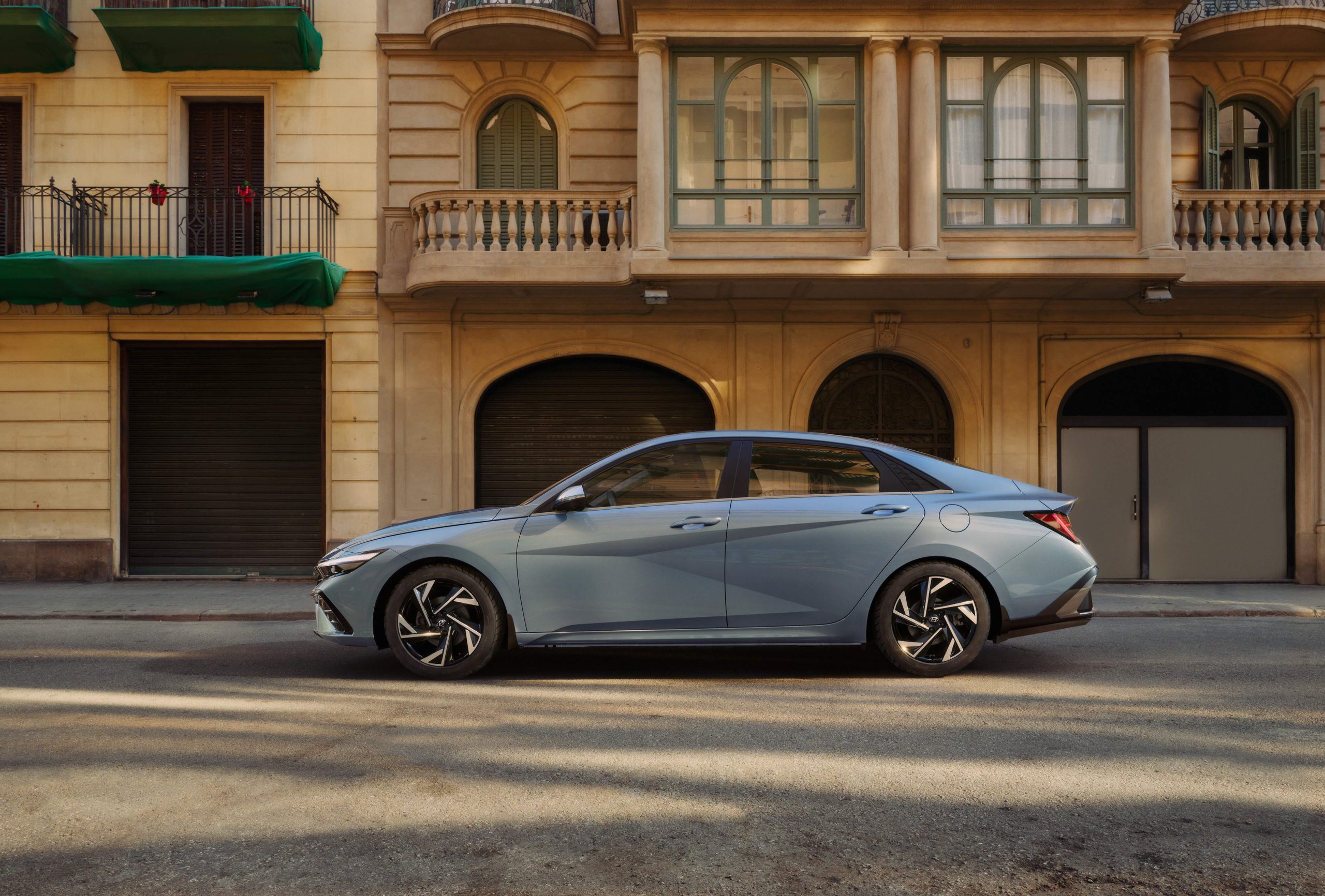 Hyundai Elantra 1 scaled