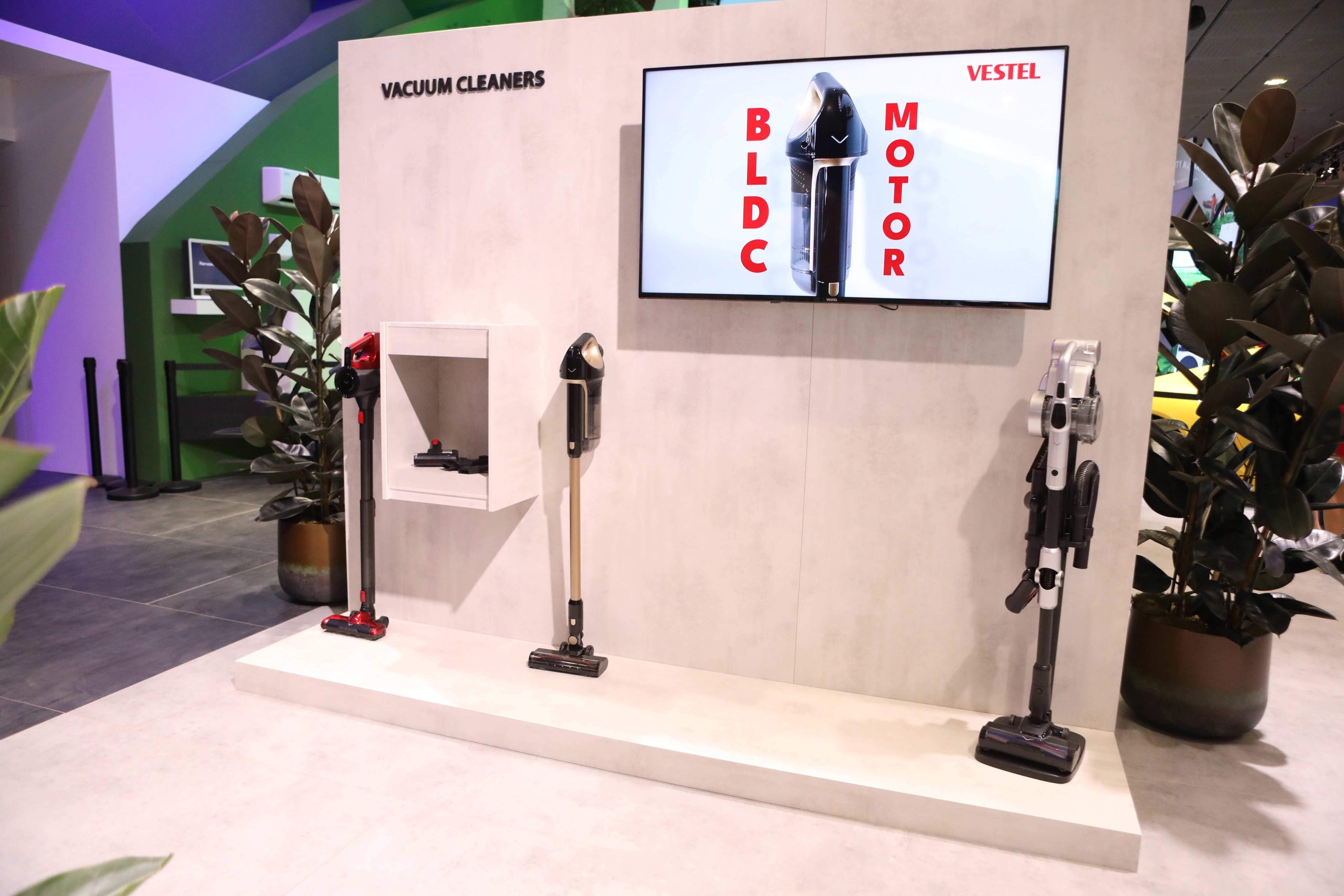 1693560455 Vestel IFA VacuumCleaners scaled