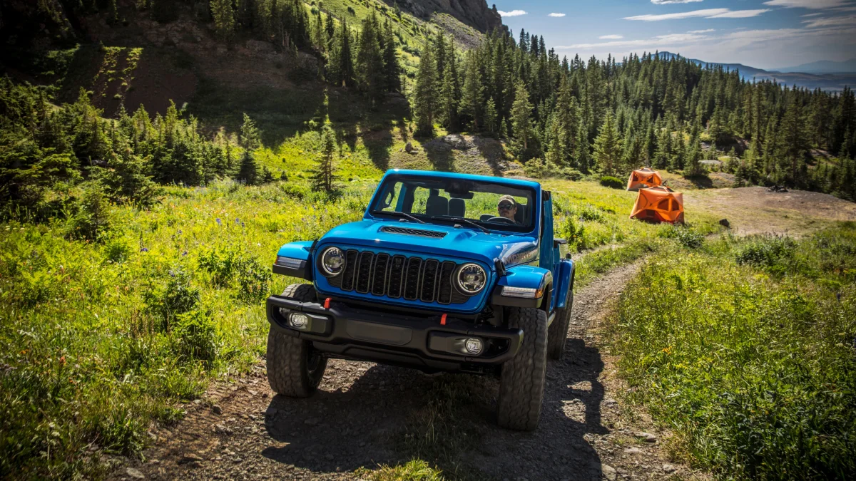 2024 Jeep Gladiator Görücüye Çıktı! Yeni İç Mekan ve Daha Fazla Donanım Seçeneği