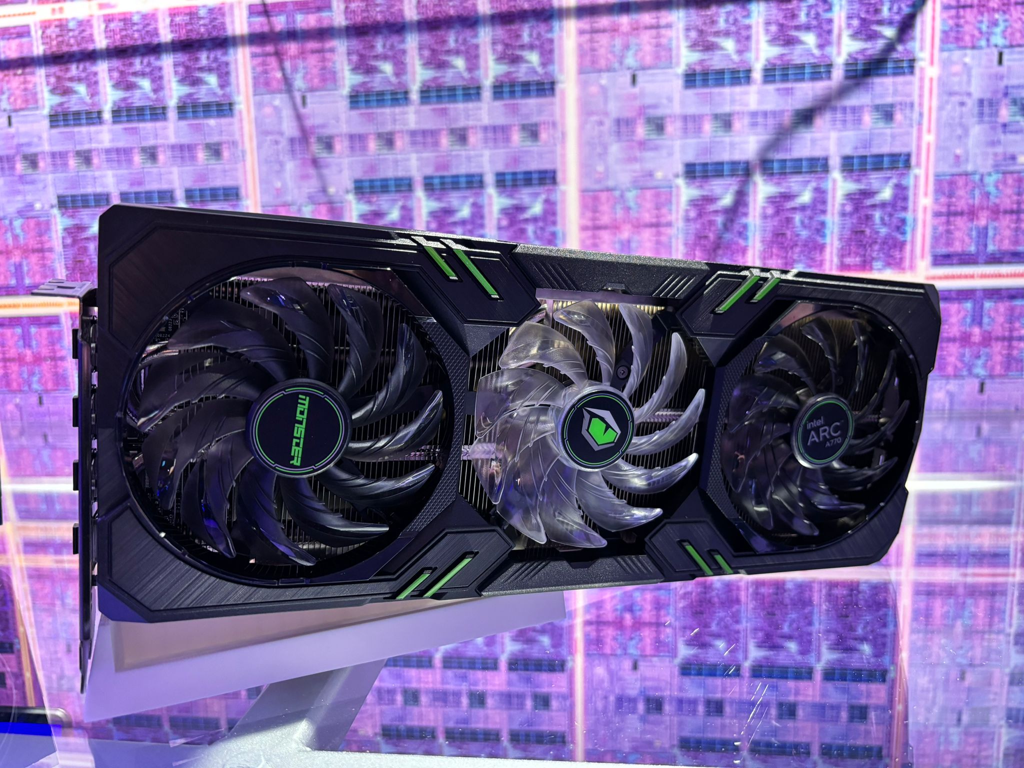 1704884672 Monster Ekran Kart 4