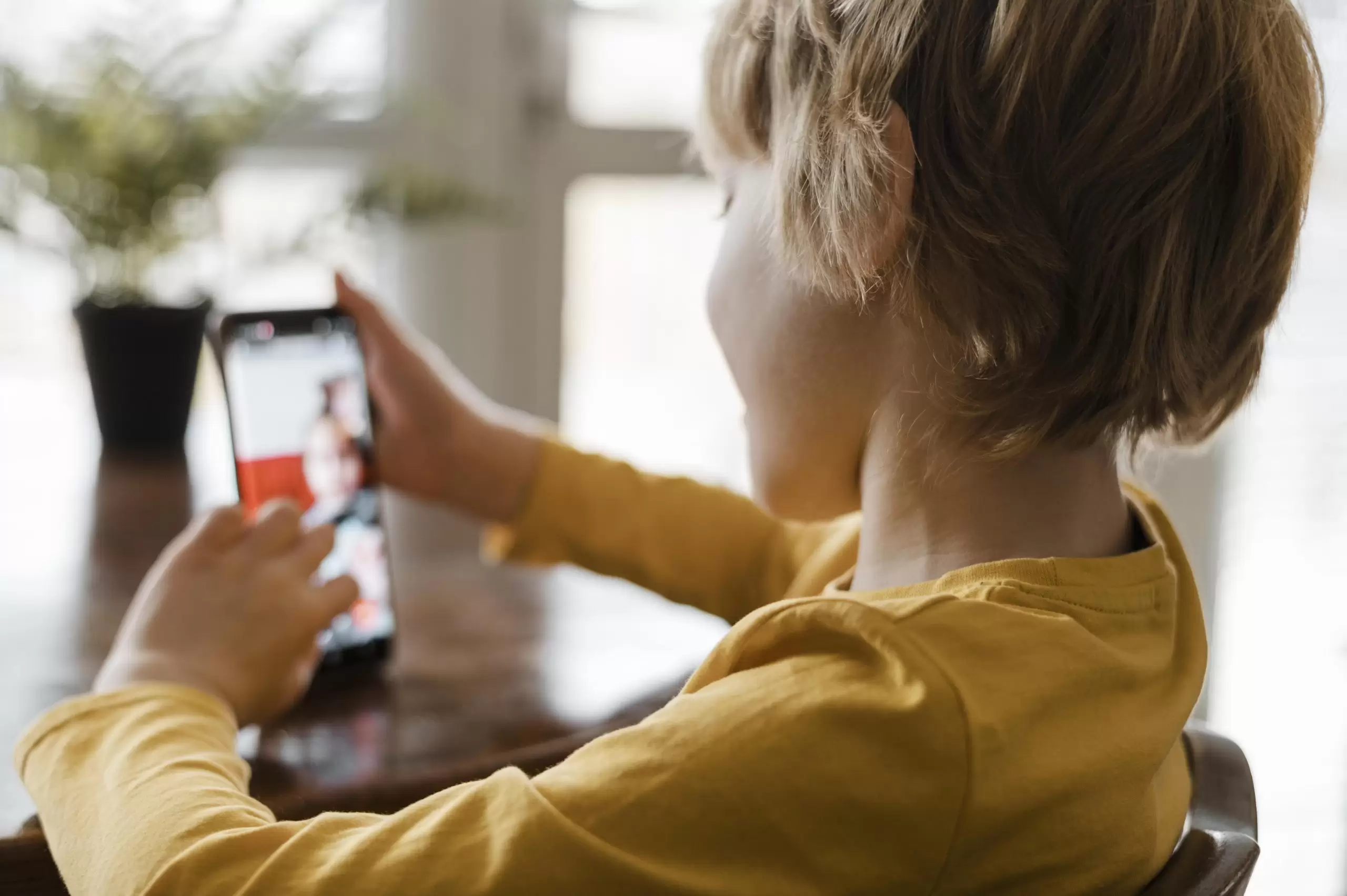 Çocuğunuzu Sosyal Medyada Paylaşmadan Önce Dikkat Etmeniz Gereken 7 Nokta