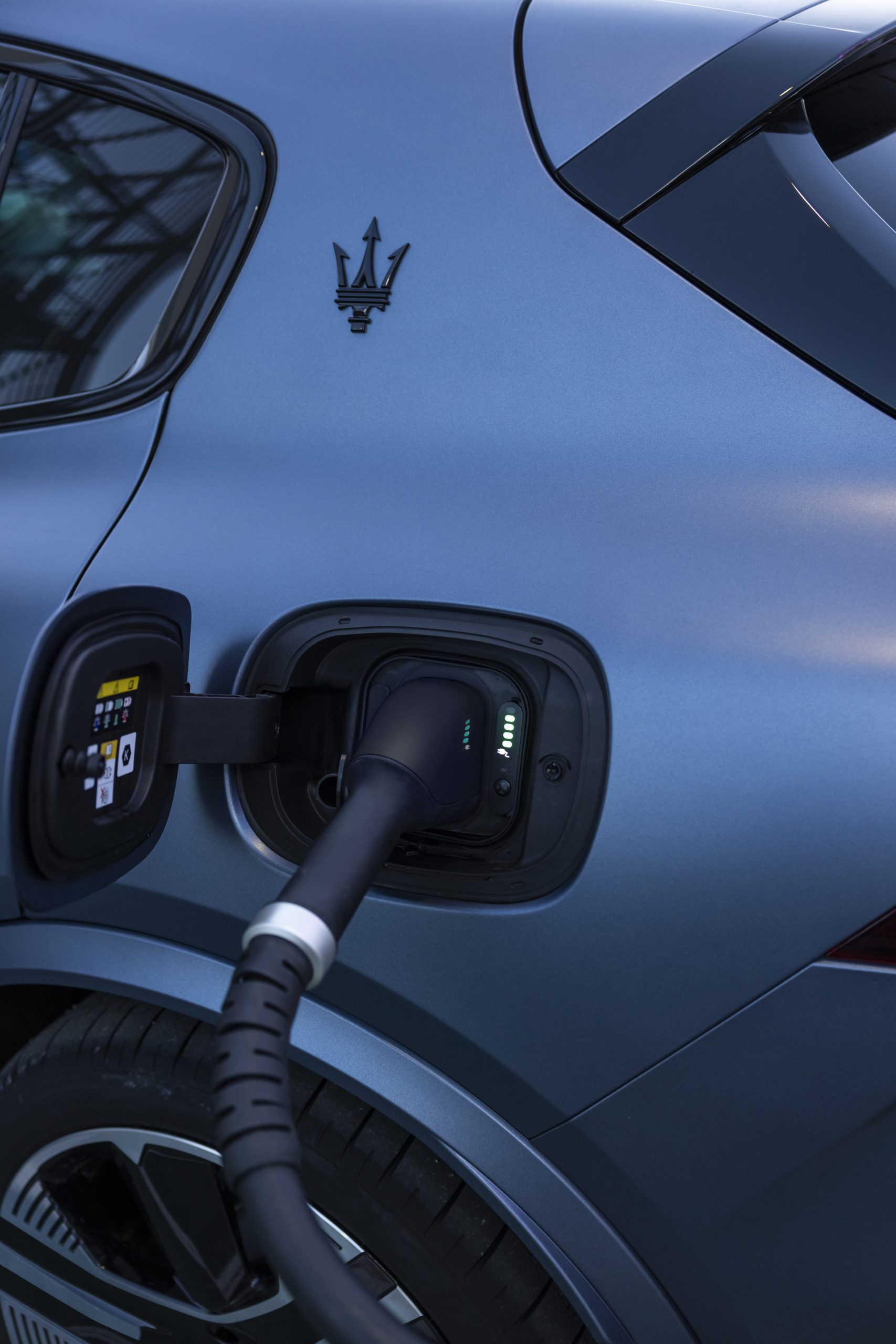 1716368189 23464 MaseratiGrecaleFolgoreBlueGraphiteTexturized Kopya scaled