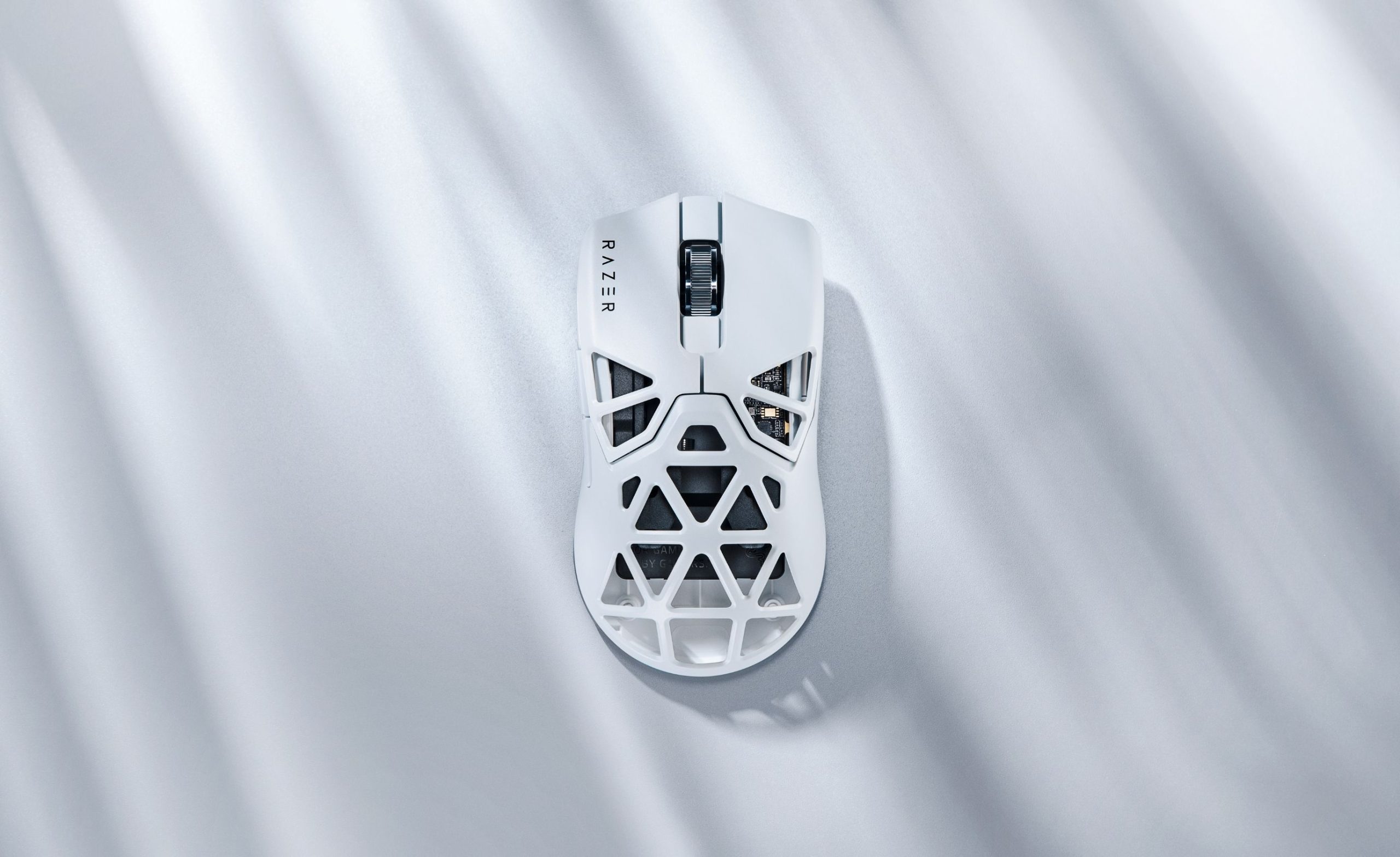 razer viper mini signature white 3 scaled
