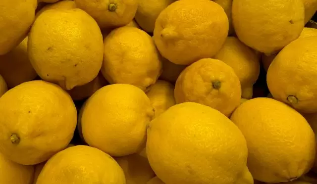 limon-bir-adamin-ellerini-yakti