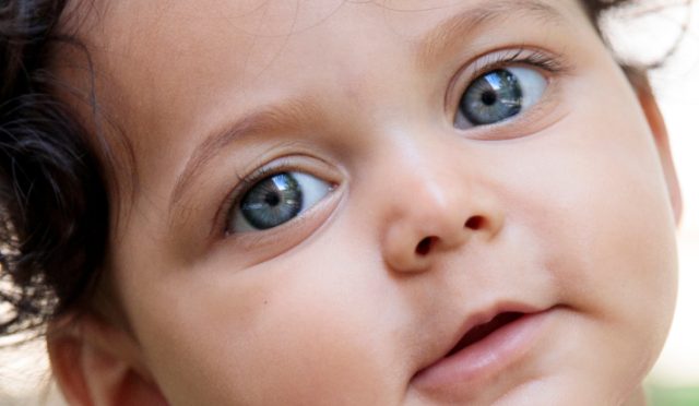 child_with_blue_eyes