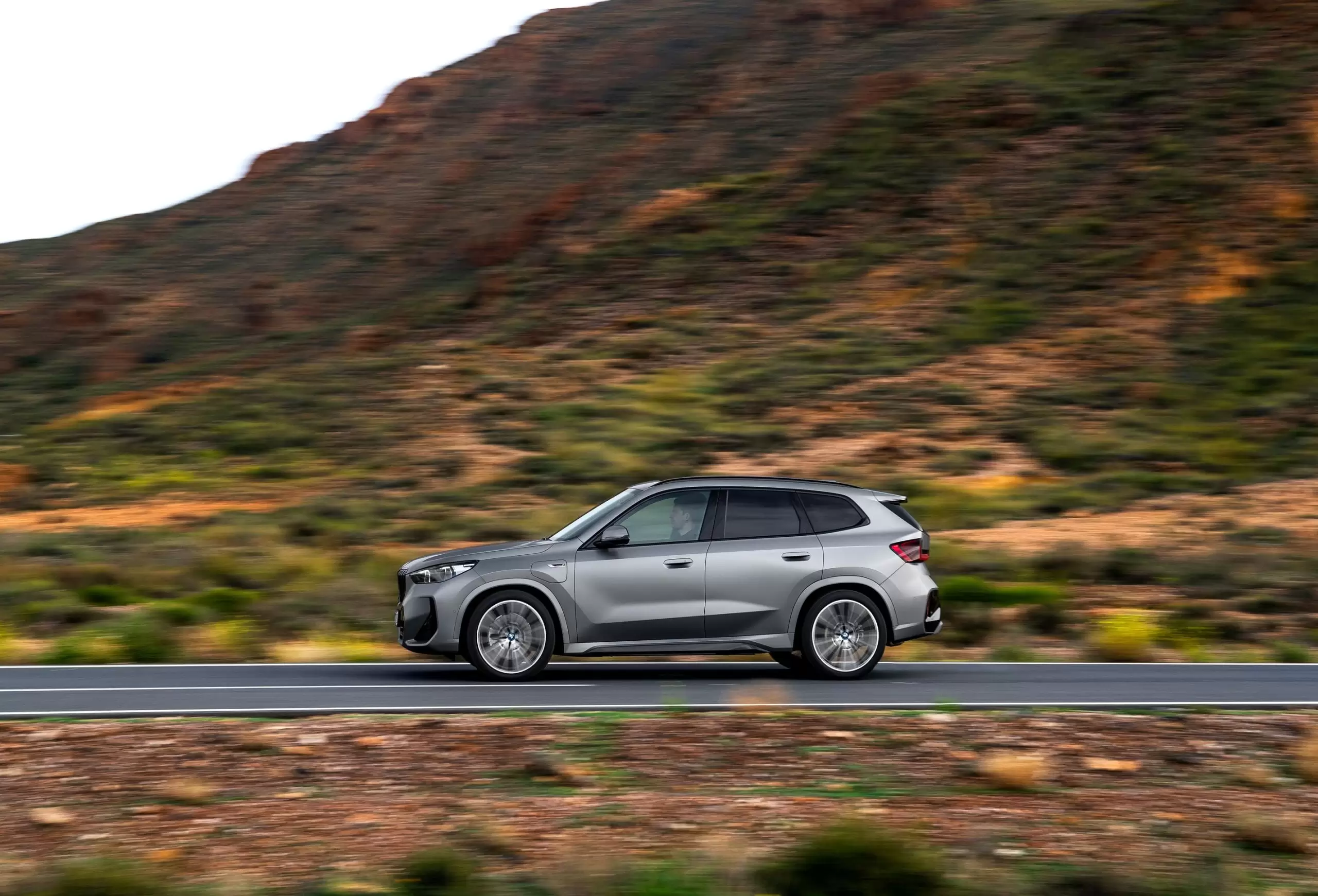 1737442412 BMW X1 xDrive25e 3 scaled