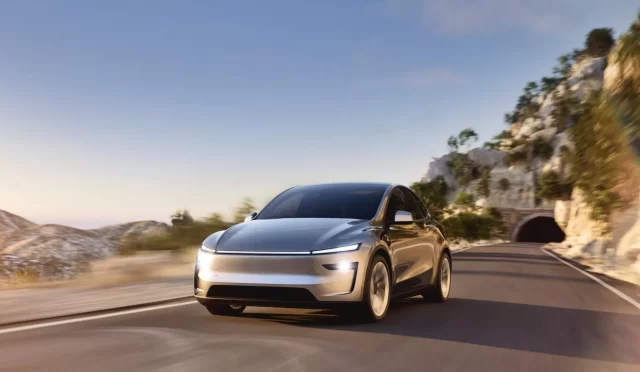 2025 Tesla Model Y: Daha Şık, Daha Rahat, Daha Uzun Menzilli
