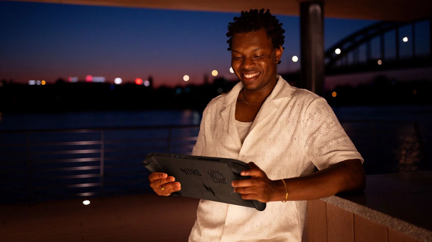 acer nitro blaze 1